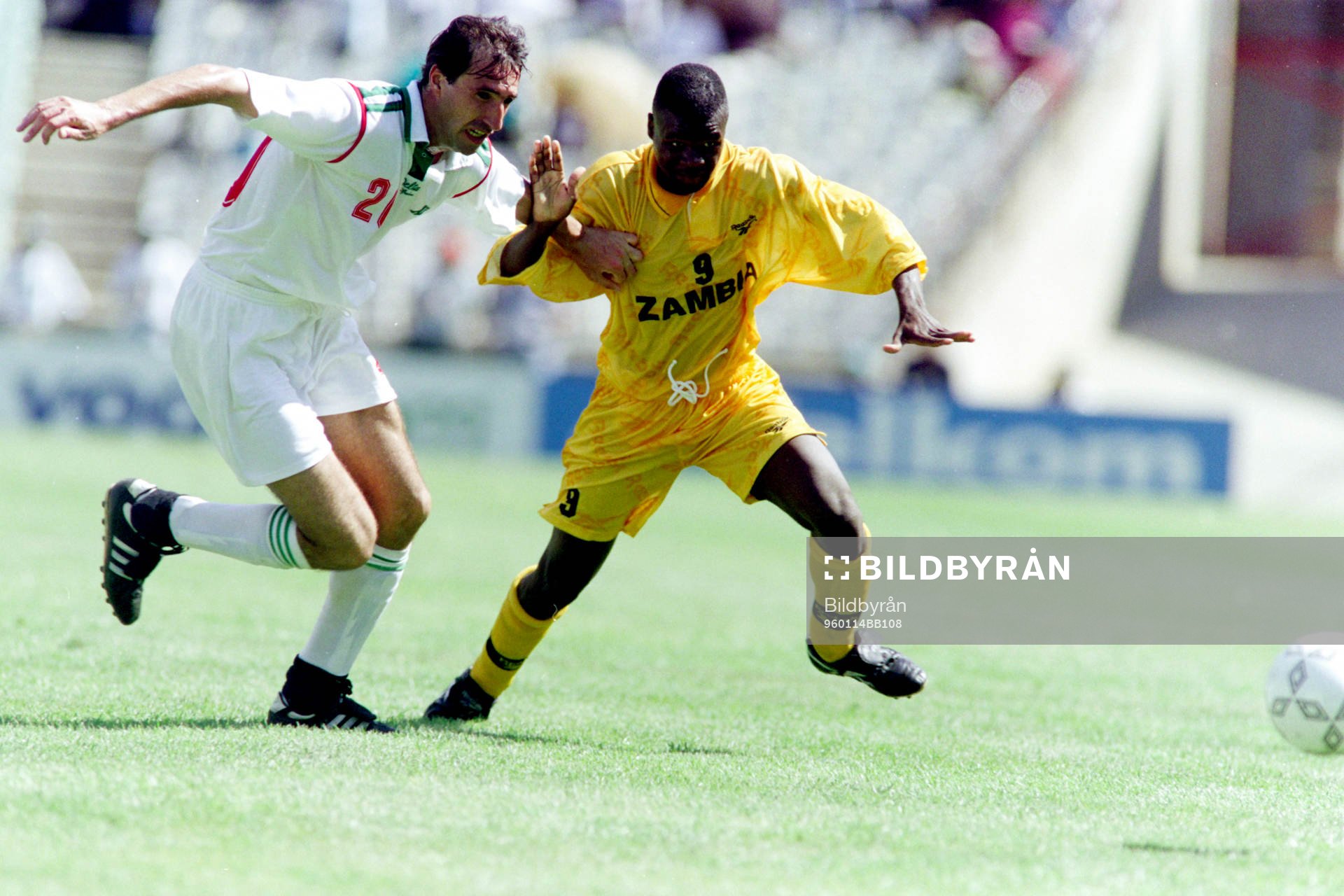 Lazizi Tarek, Algeriet och Dennis Lota, Zambia