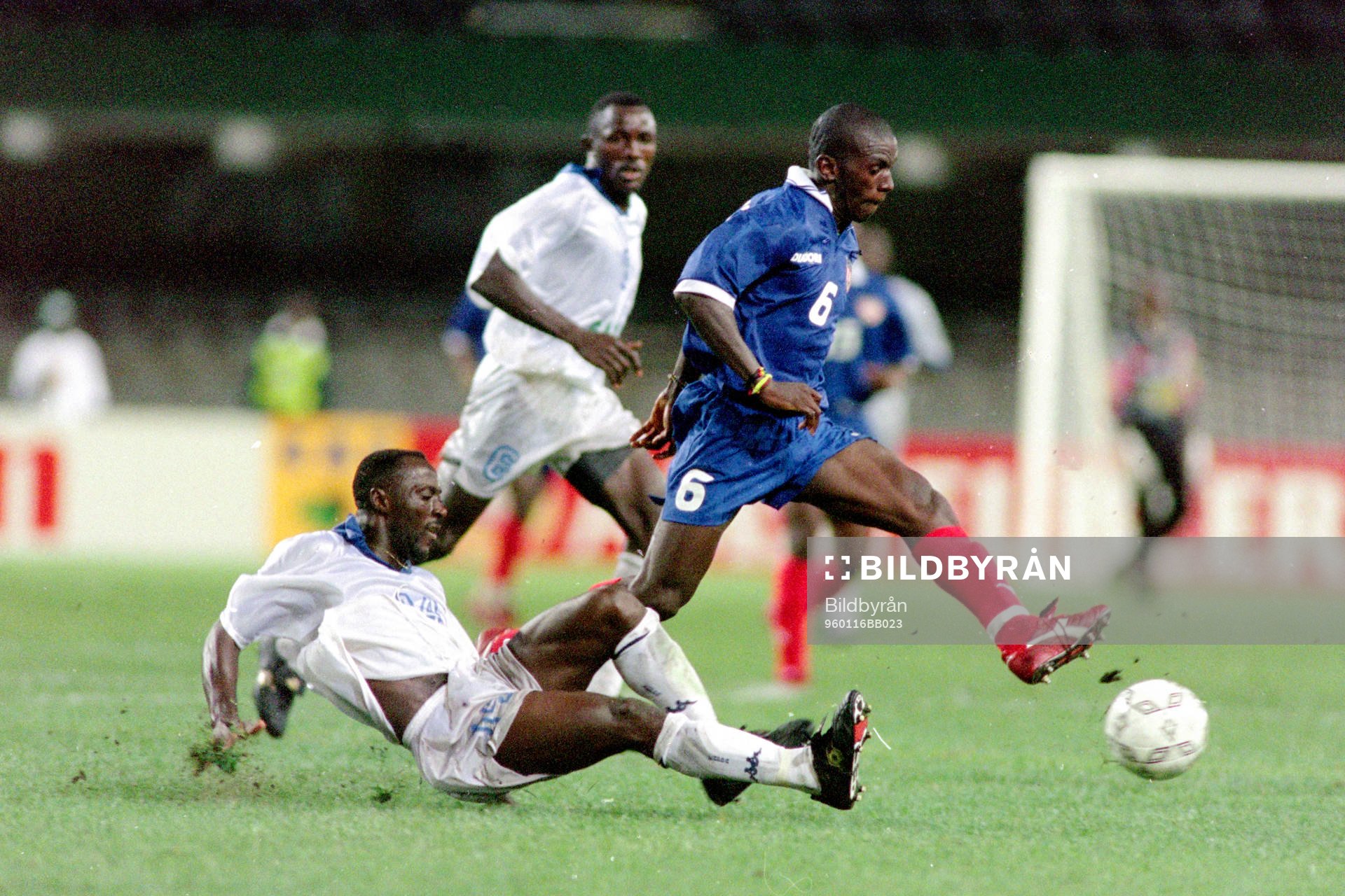 Fotboll, Afrikanska Mästerskapen, Gabon - Liberia, 1-2: Kelvin Sebwe, Liberia. 