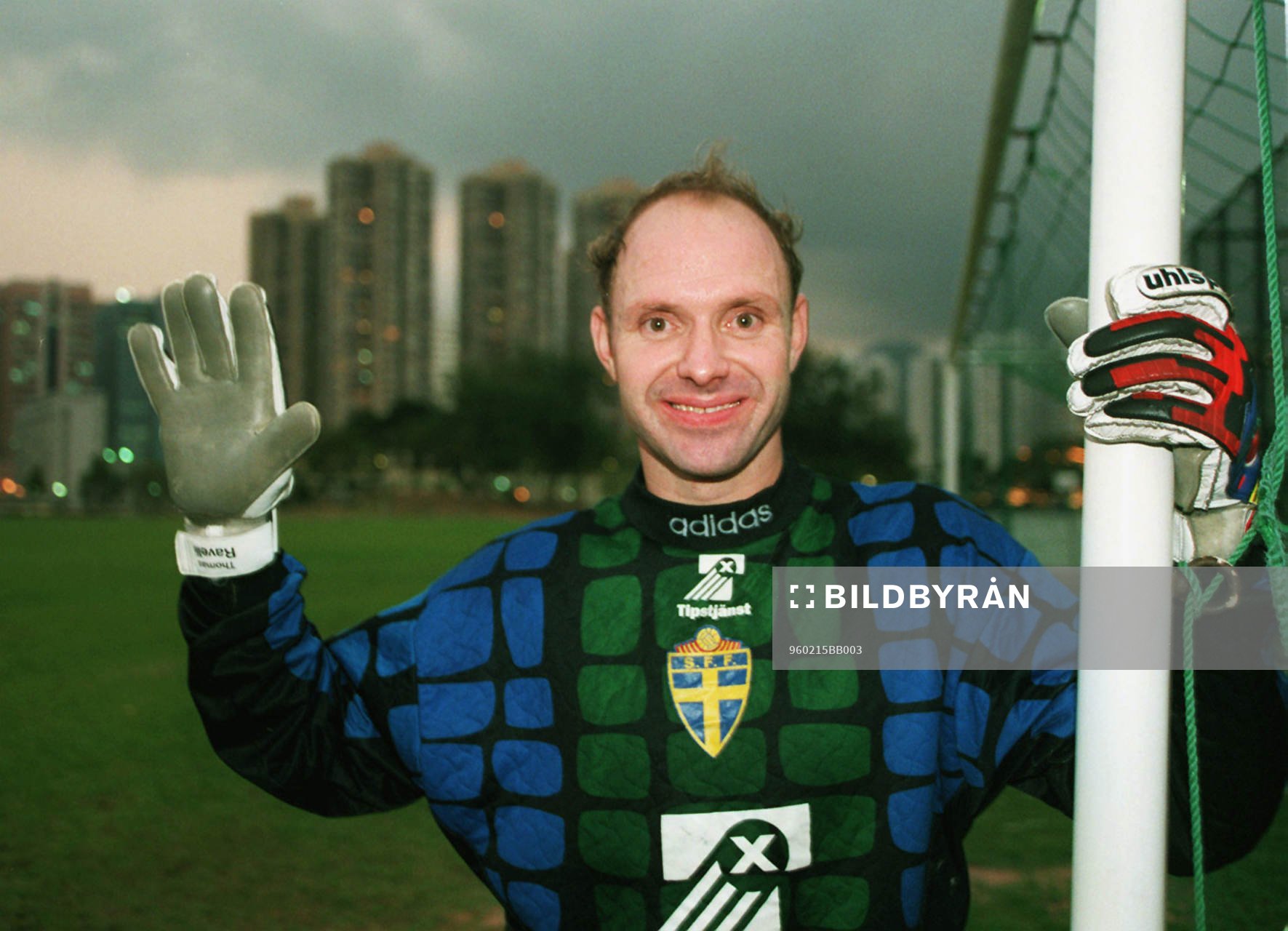 Thomas Ravelli, Sverige