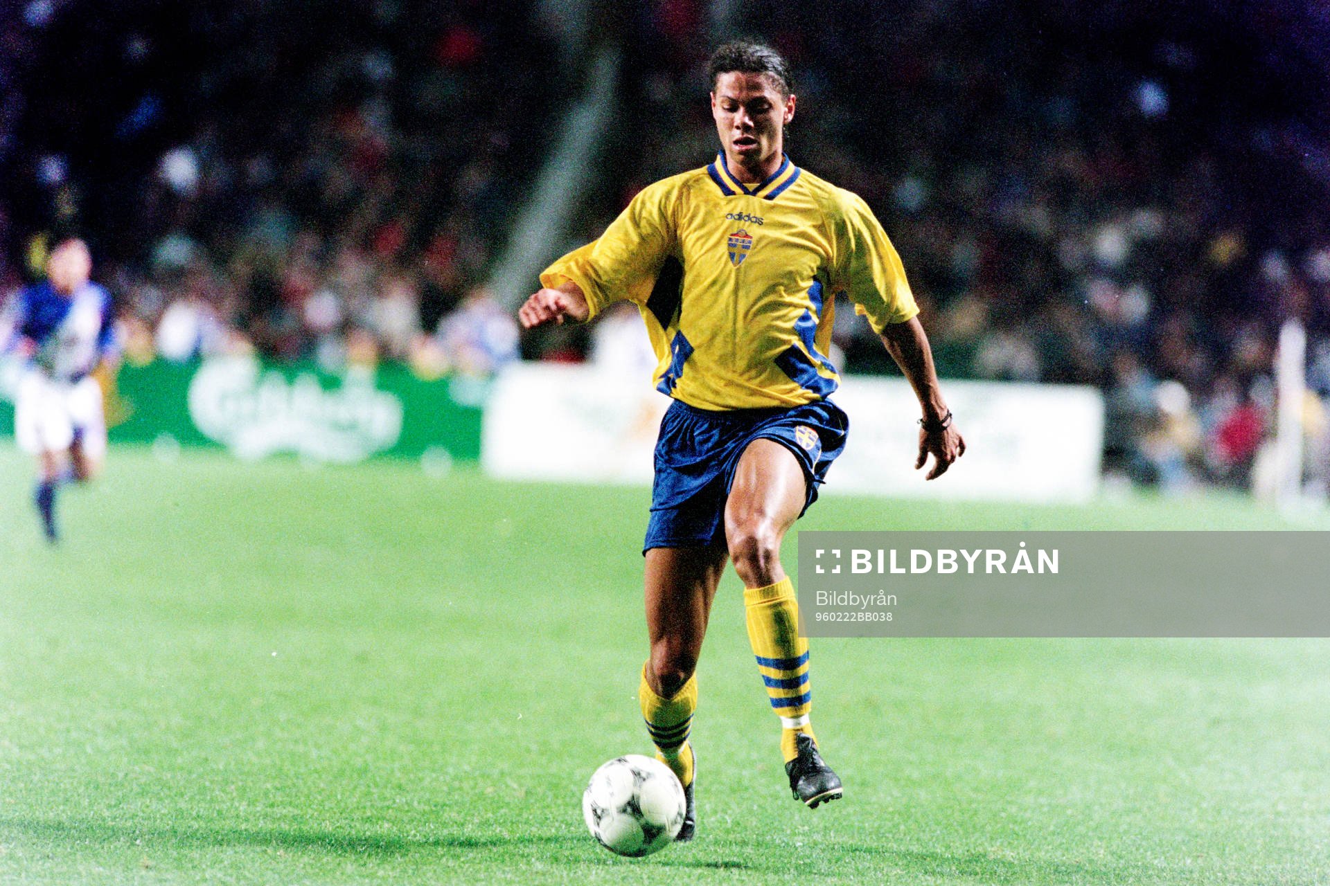 Fotboll, Sverige, Landslagsturné, Hongkong, Sverige - Japan, 1-1, 5-4 efter straffläggning: Martin Pringle, Sverige.