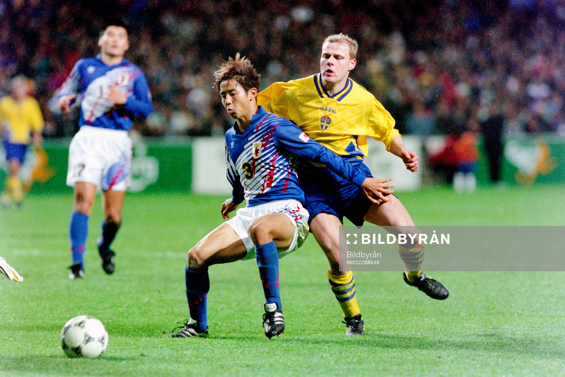 Fotboll, Sverige, Landslagsturné, Hongkong, Sverige - Japan, 1-1, 5-4 efter straffläggning: Magnus Svensson, Sverige.