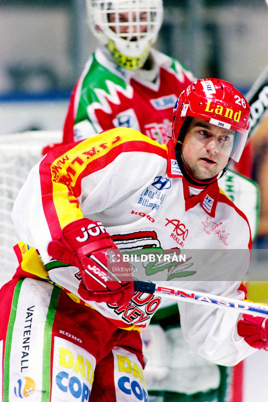 Lars Byström, Modo