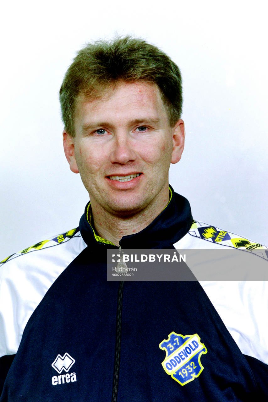 Fotboll, Allsvenskan, Oddevold, förhands: Olof Engelbrektsson, tränare.
