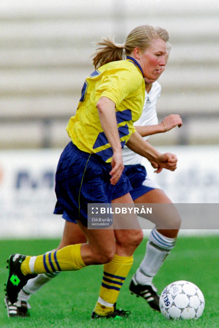 Kristin Bengtsson, Sverige med bollen