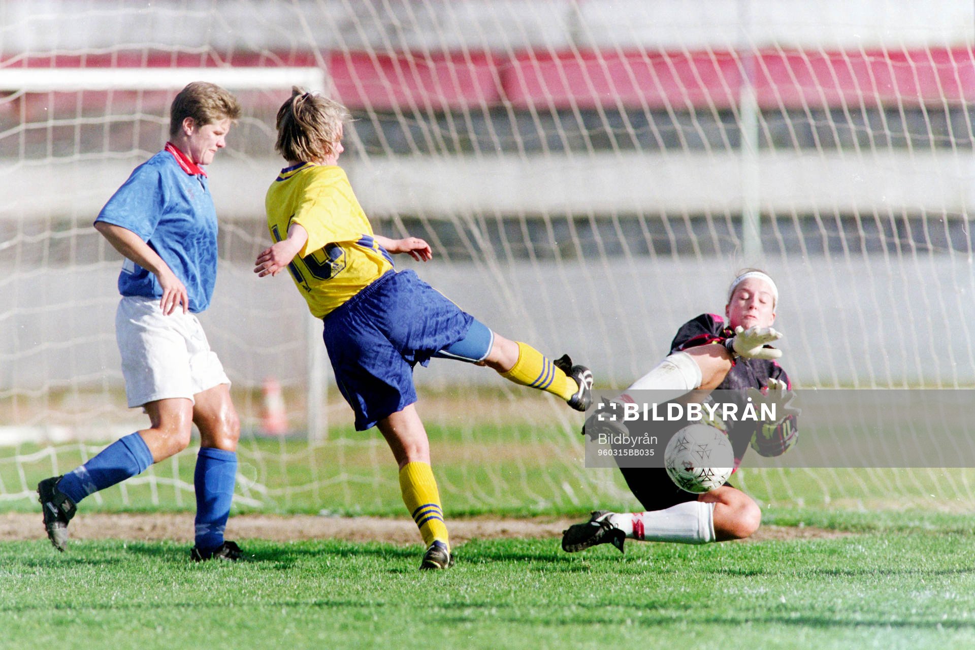 Fotboll, Damer, Algarve Cup, Sverige - Island, 1-0: Anna Andersson, Sverige.