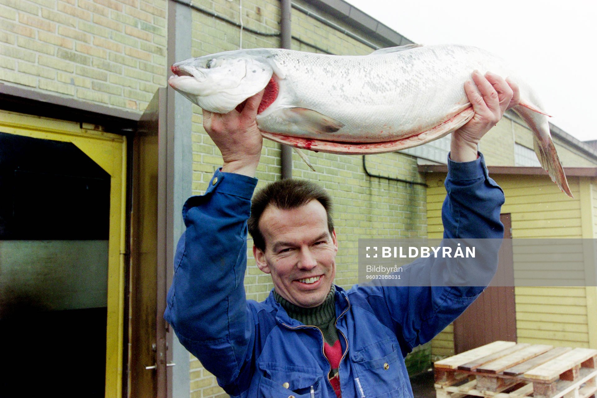 Mats Törnberg med en fisk