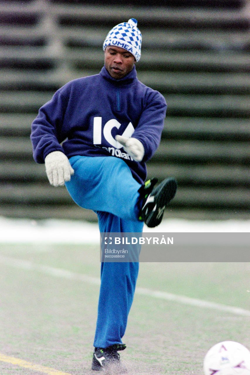 Fotboll, Allsvenskan, Umeå FC, förhands: Abdul Mumuni Ali, Umeå. 