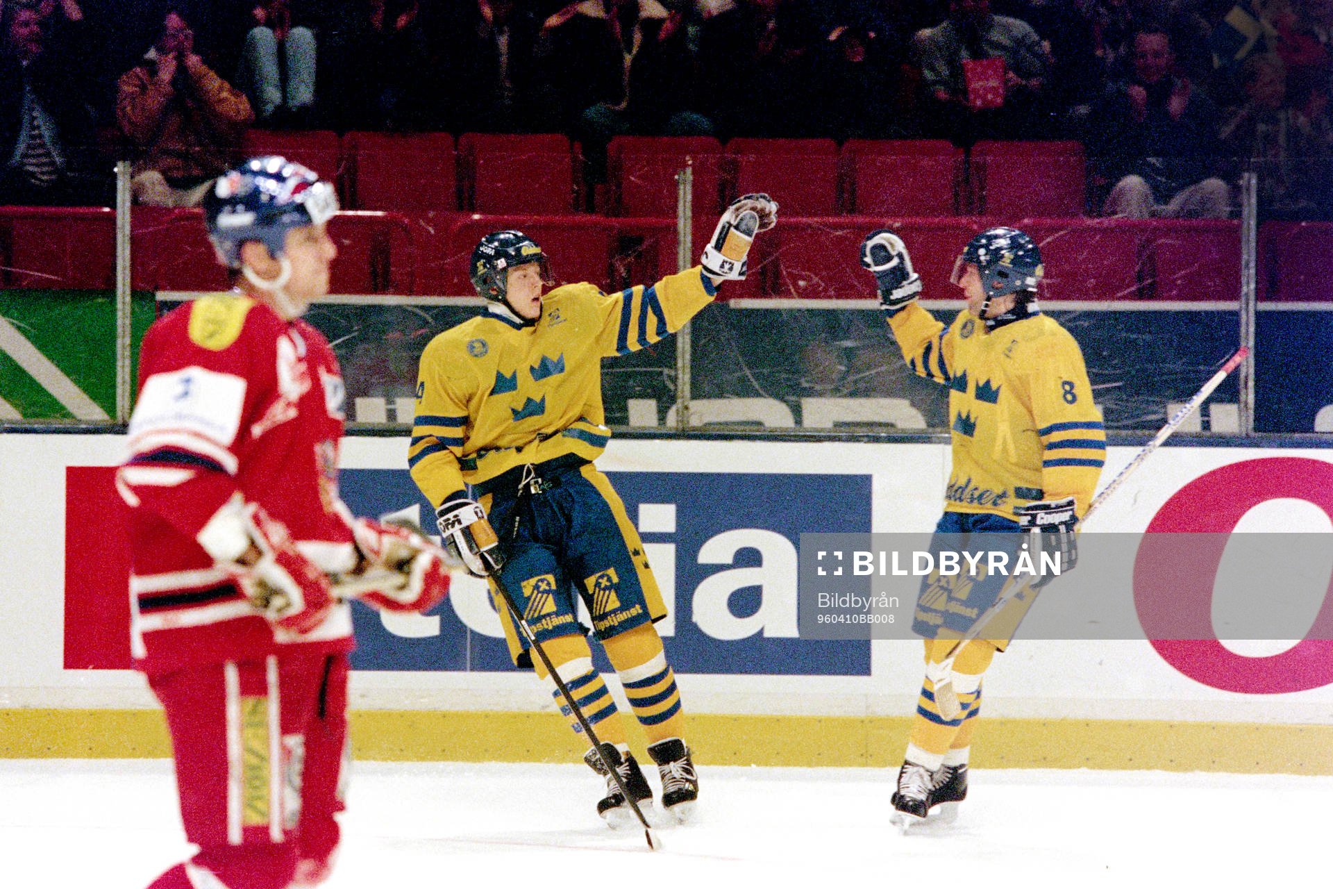 Andreas Karlsson och Kenneth Kennholt, Sverige jublar