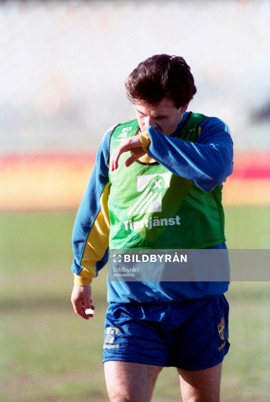Anders Limpar ser bekymrad ut