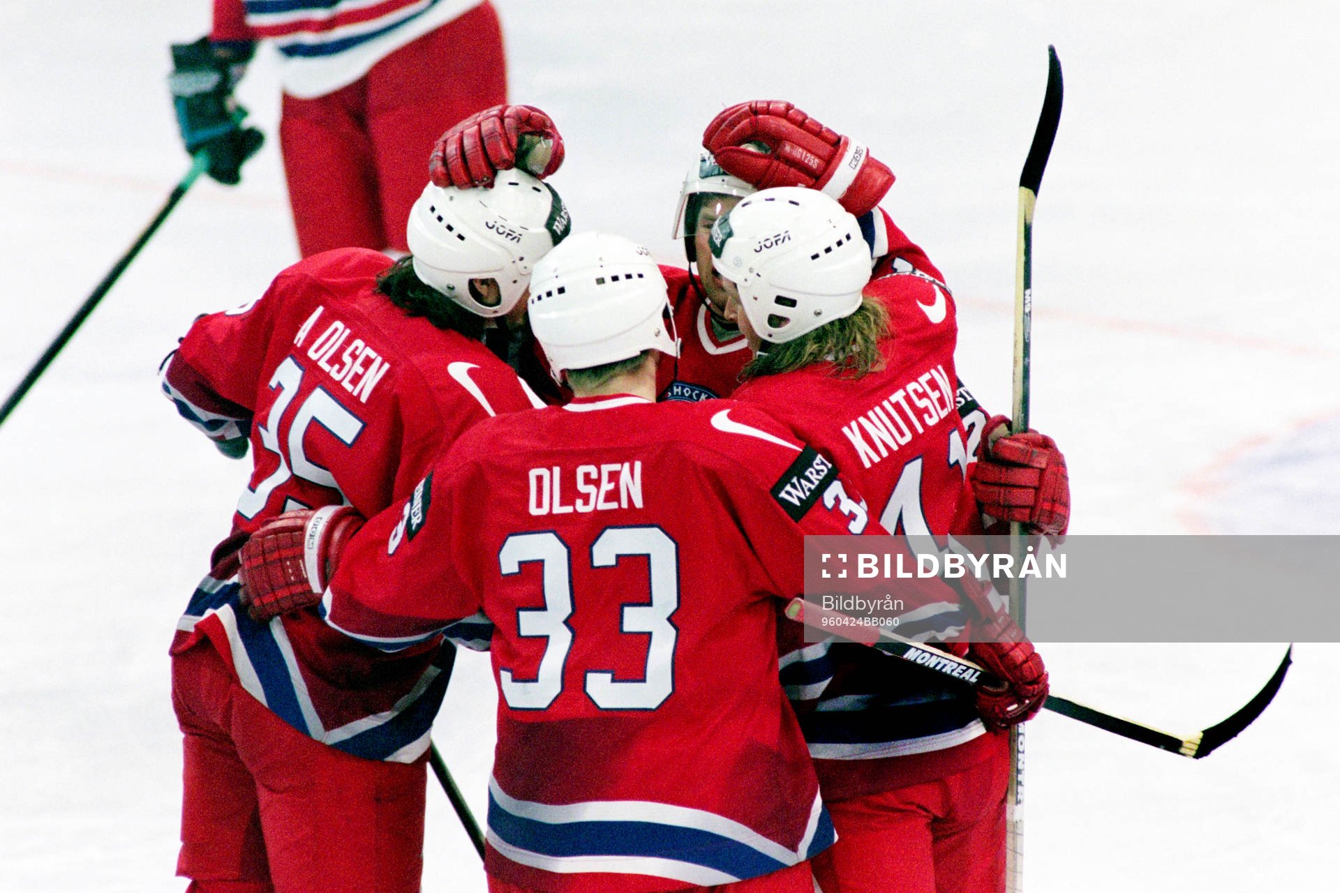 Atle Olsen, Oystein Olsen och Espen Knutsen, Norge jublar
