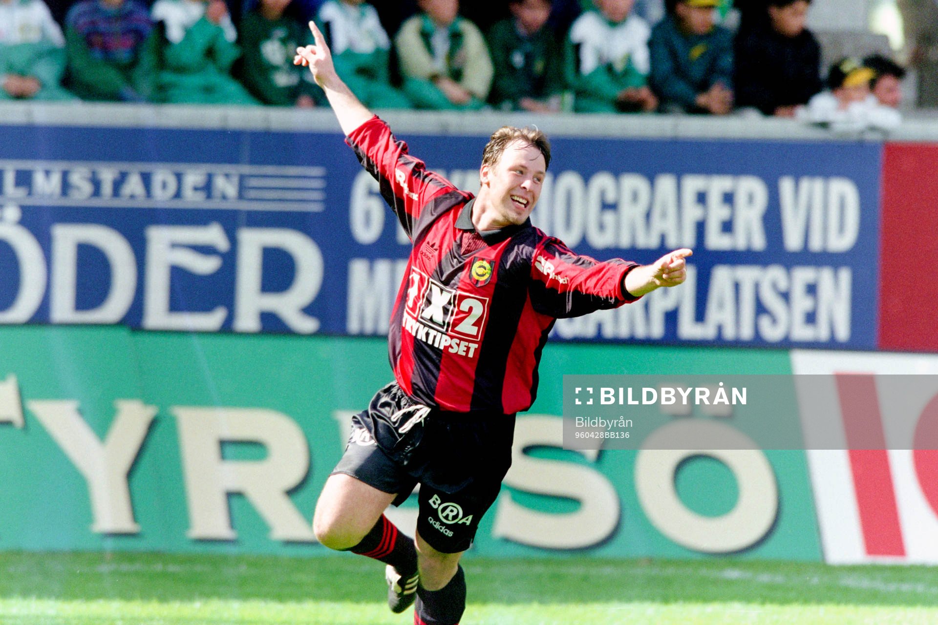 Fotboll, Div 1 Norra, Hammarby - Brommapojkarna, 2-1: Per Ferm, Brommapojkarna jublar efter mål.