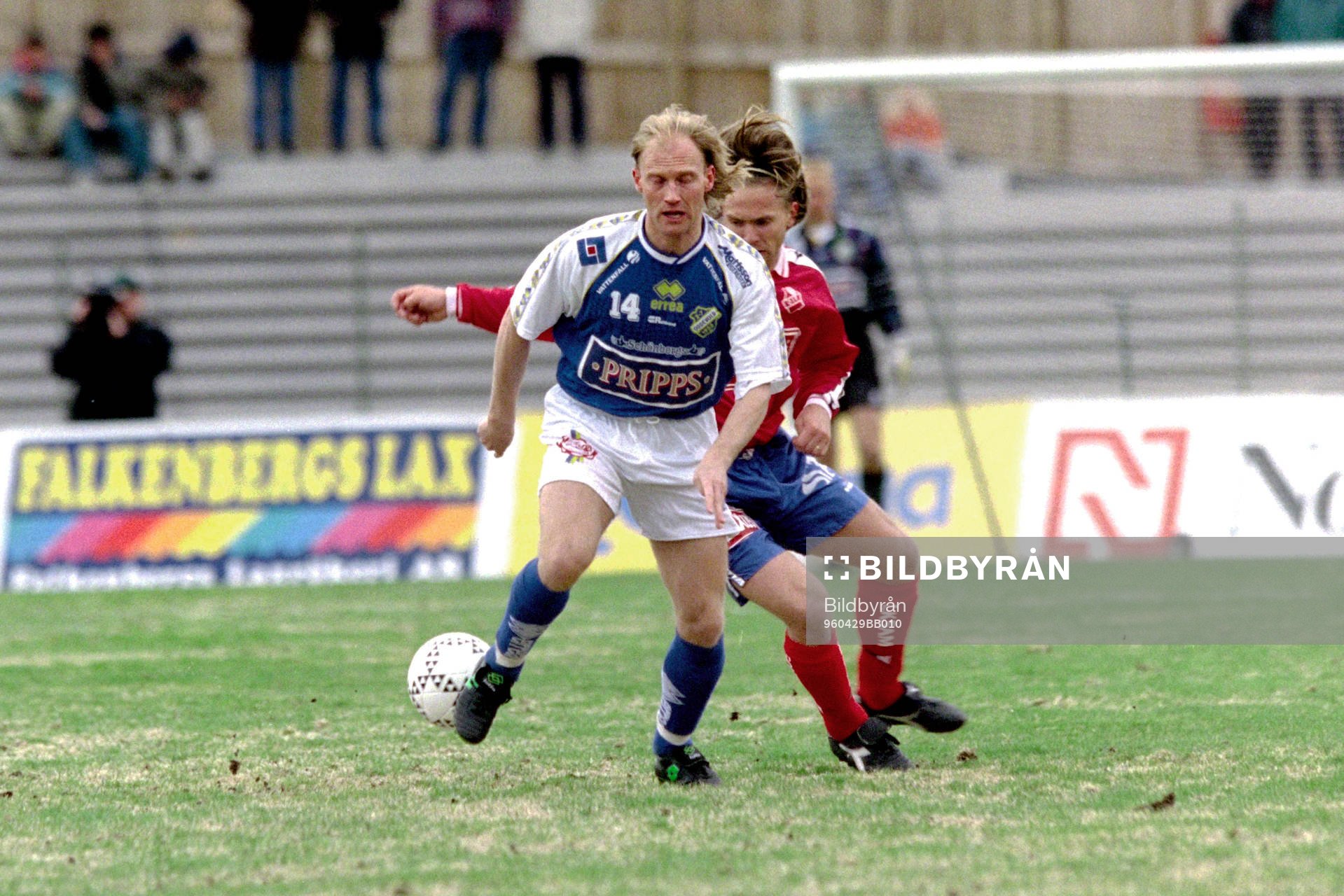 Fotboll, Allsvenskan, Öster - Oddevold, 0-1: Peter Hedman, Oddevold med bollen.