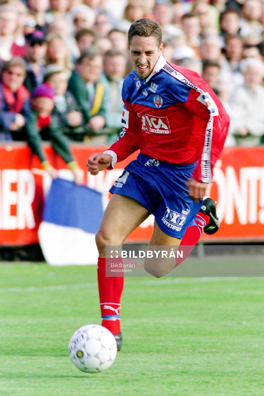 Fotboll, Allsvenskan, Helsingborg - Degerfors, 4-1: Magnus Powell, Helsingborg med bollen.