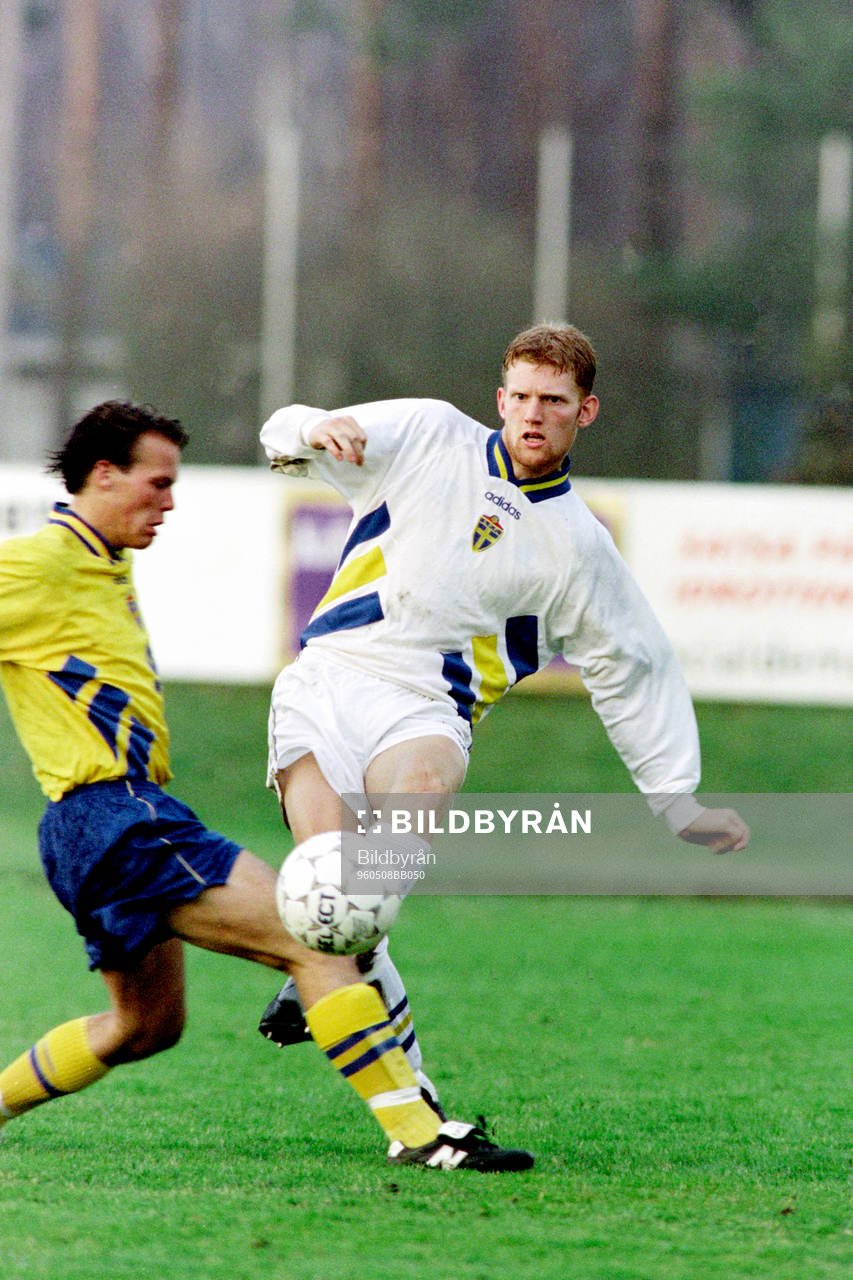Sebastian henriksson, Sverige B uppvaktas av Fredrik