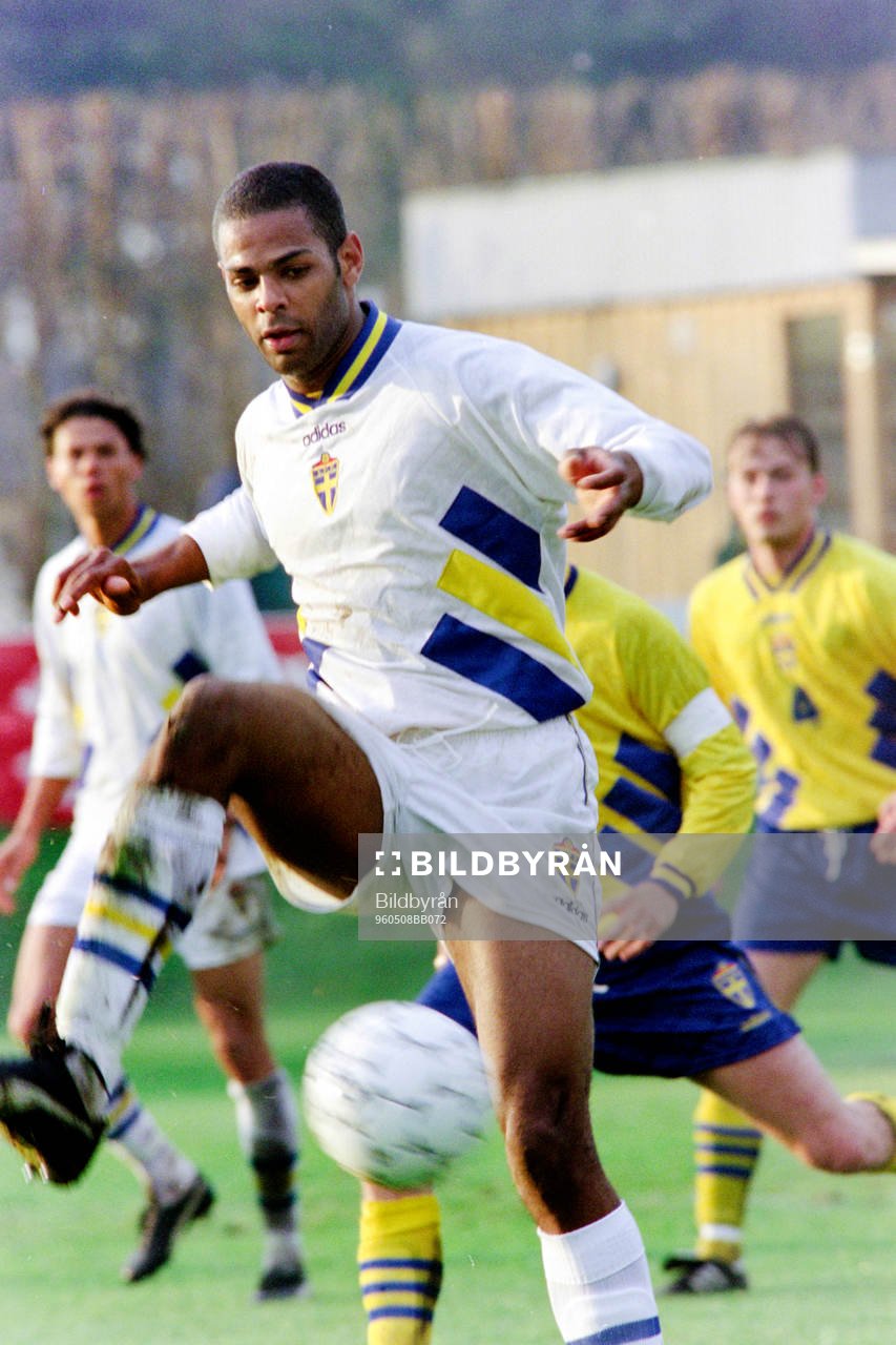 Pascal Simpson, Sverige B