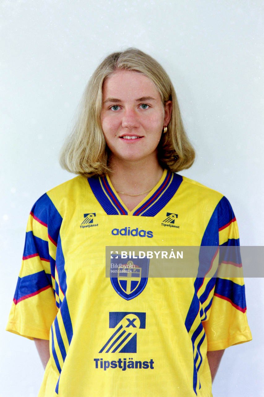 Julia Carlsson, Sverige