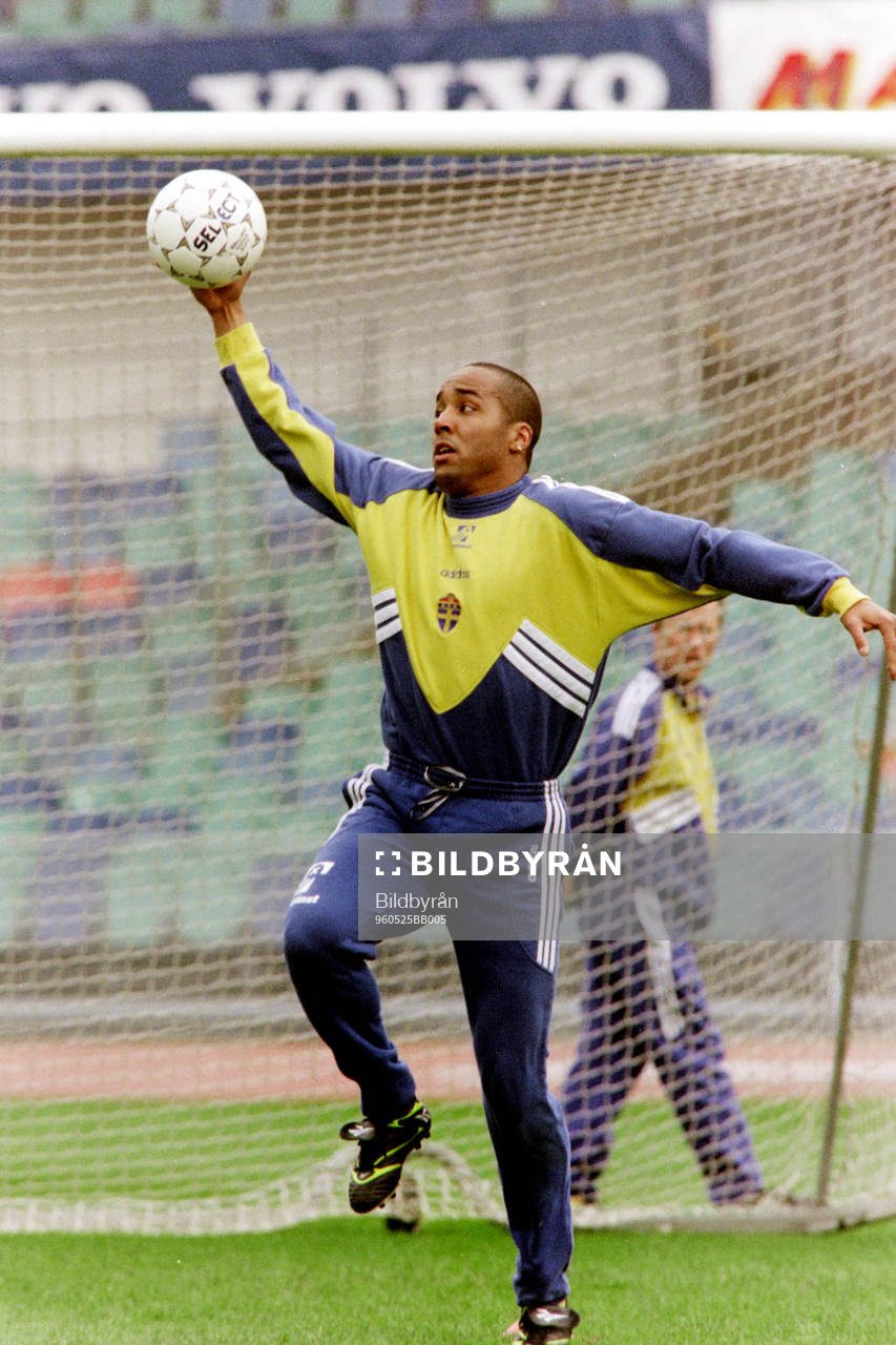 Fotboll, Sverige, Träning: Martin Dahlin, Sverige.  