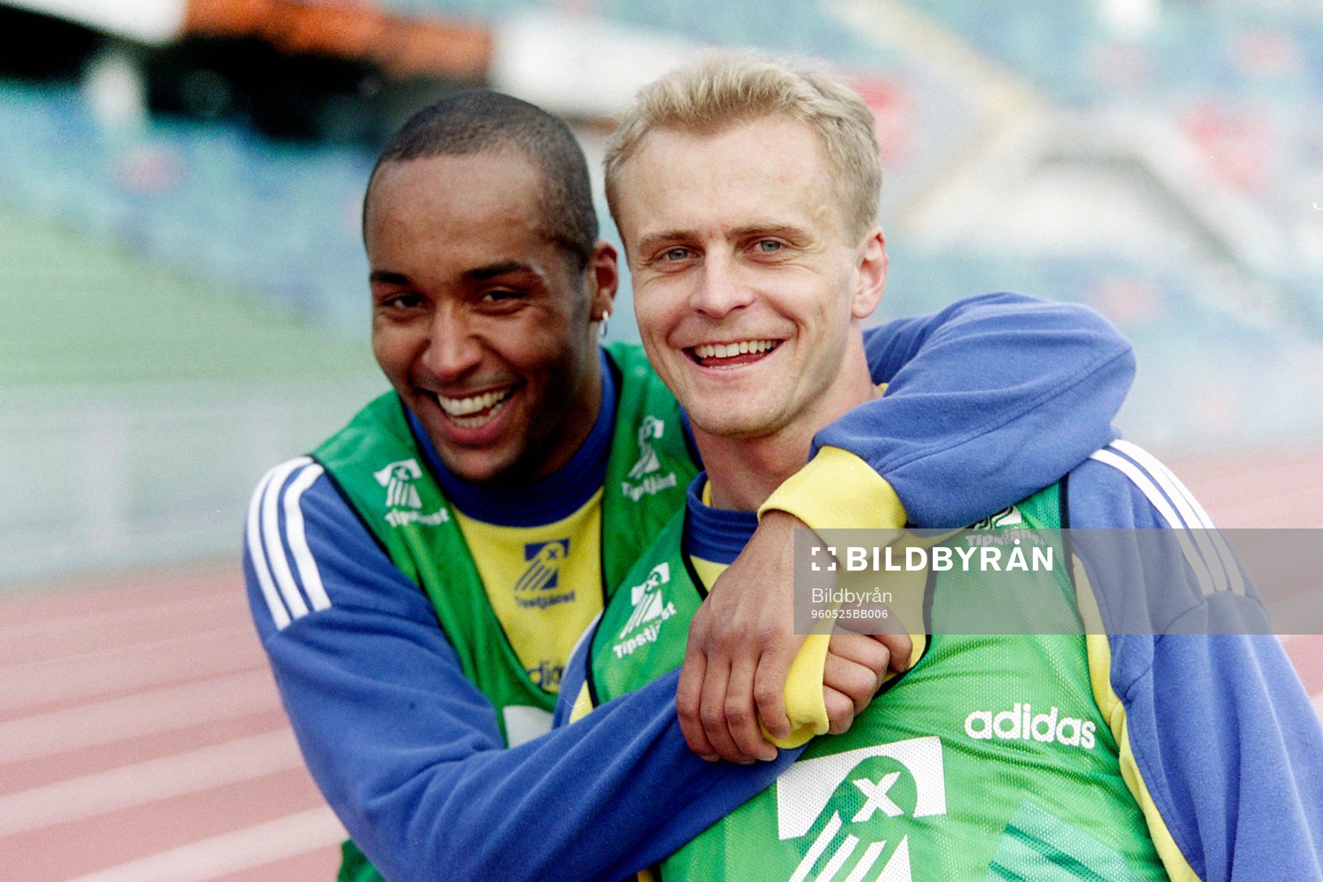 Fotboll, Sverige, Träning: Martin Dahlin och Jonas Thern, Sverige. 