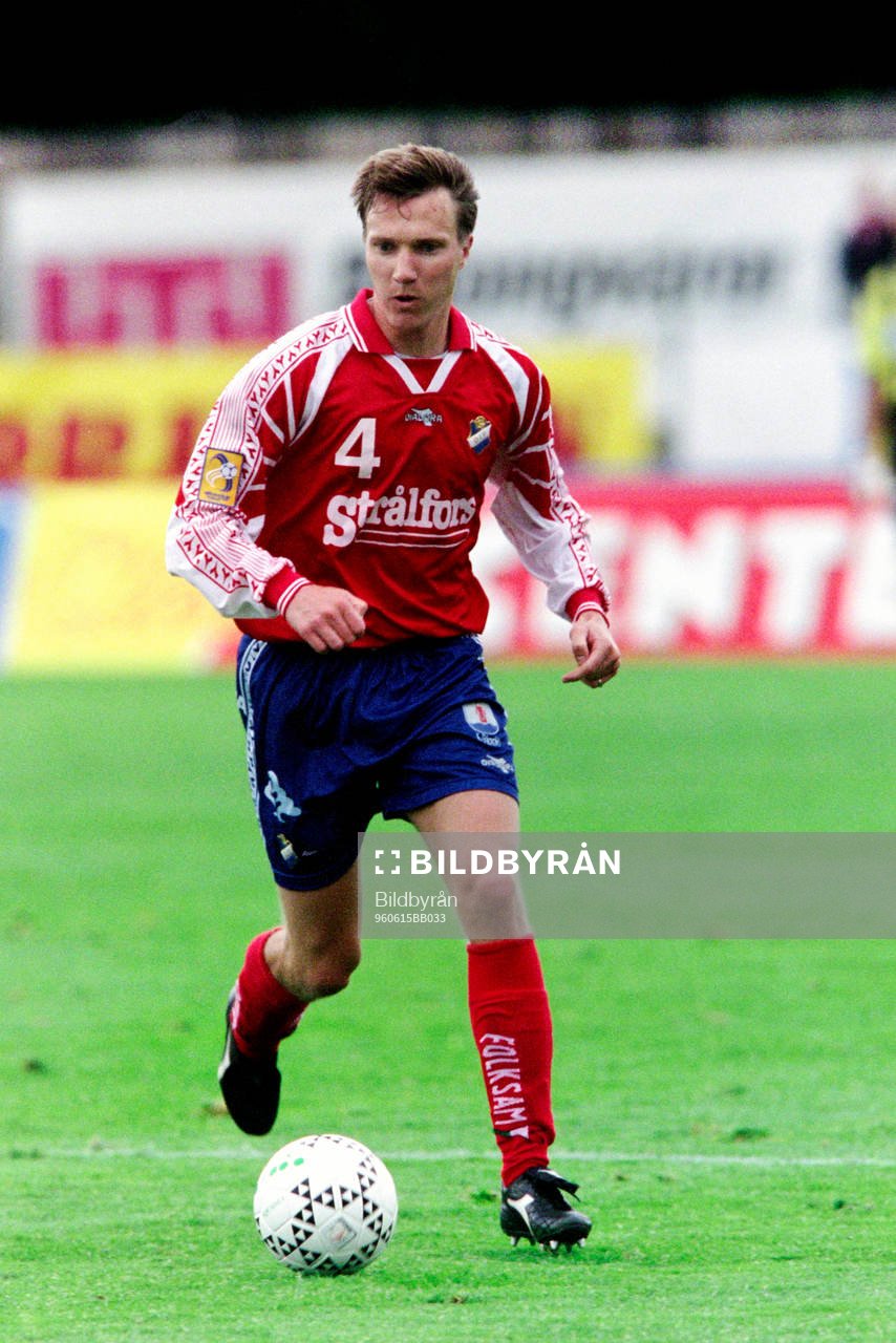 Fotboll, Allsvenskan, Öster - AIK, 0-0: Christer Frisk, Öster. 
