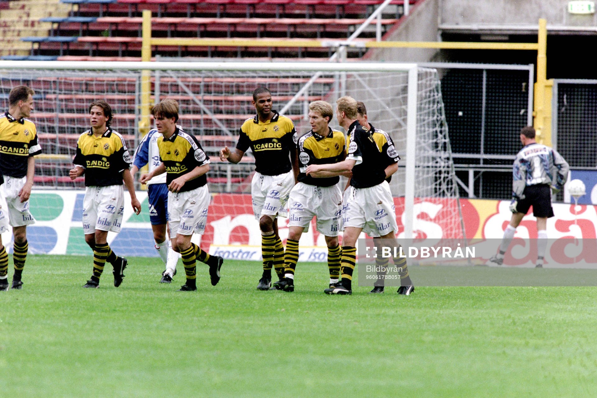 Fotboll, Allsvenskan, AIK - IFK Norrköping, 1-0: Gary Sundgren, Alexander Östlund, Patrick Englund och Pascal Simpson, AIK jublar efter mål.