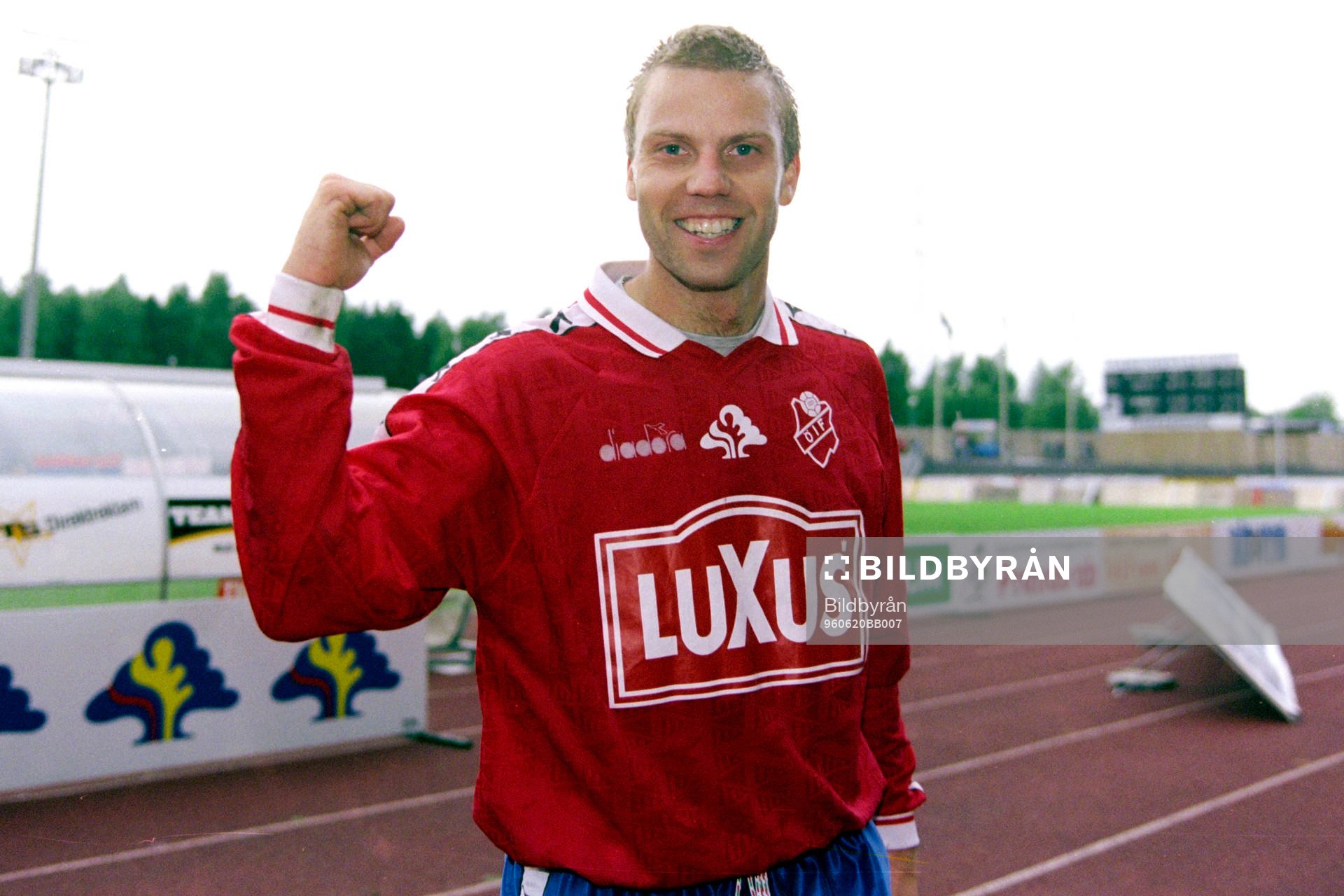 Östers målskytt Hans Eklund jublar
