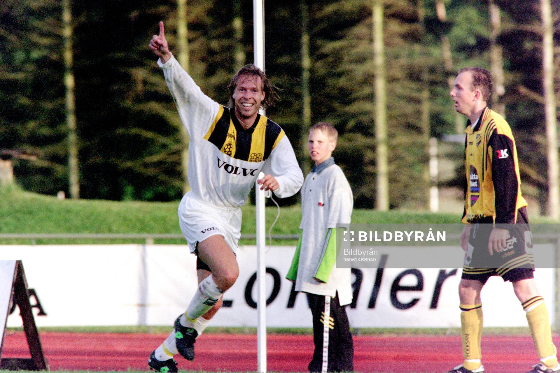 Fotboll, Div 1 Södra, IFK Hässleholm - Häcken, 0-2: Niklas Karlström, Häcken jublar efter 0-1.