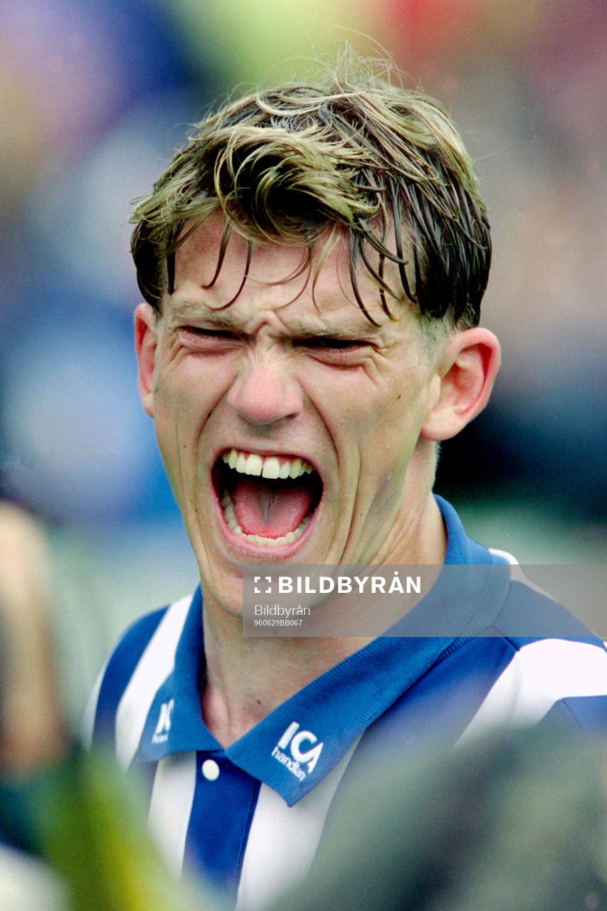 Jesper Blomqvist, Göteborg tvåmålskytt i matchen jublar