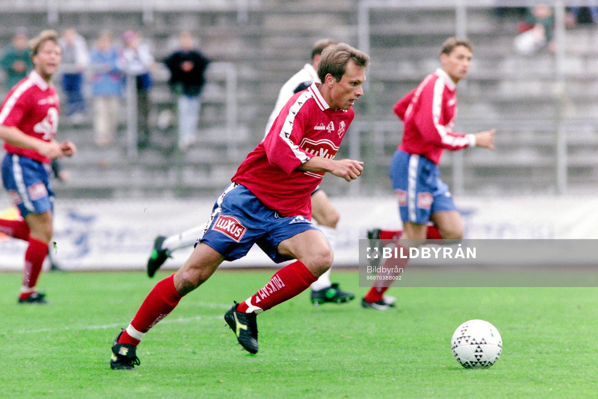 Jonas Axeldal, Öster med bollen
