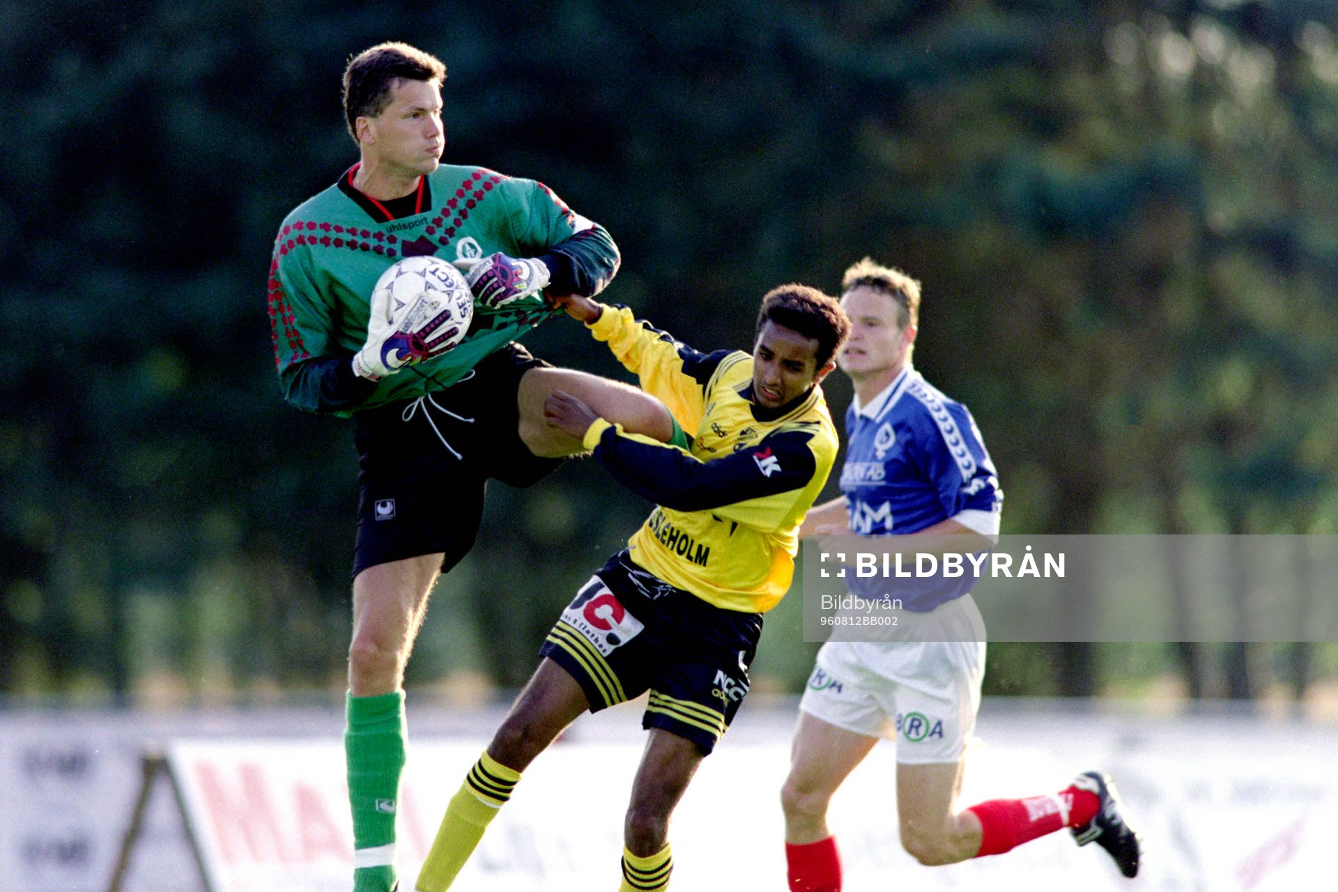Jonas Jerleus, målvakt i Åtvidaberg och Awet Estefanos,