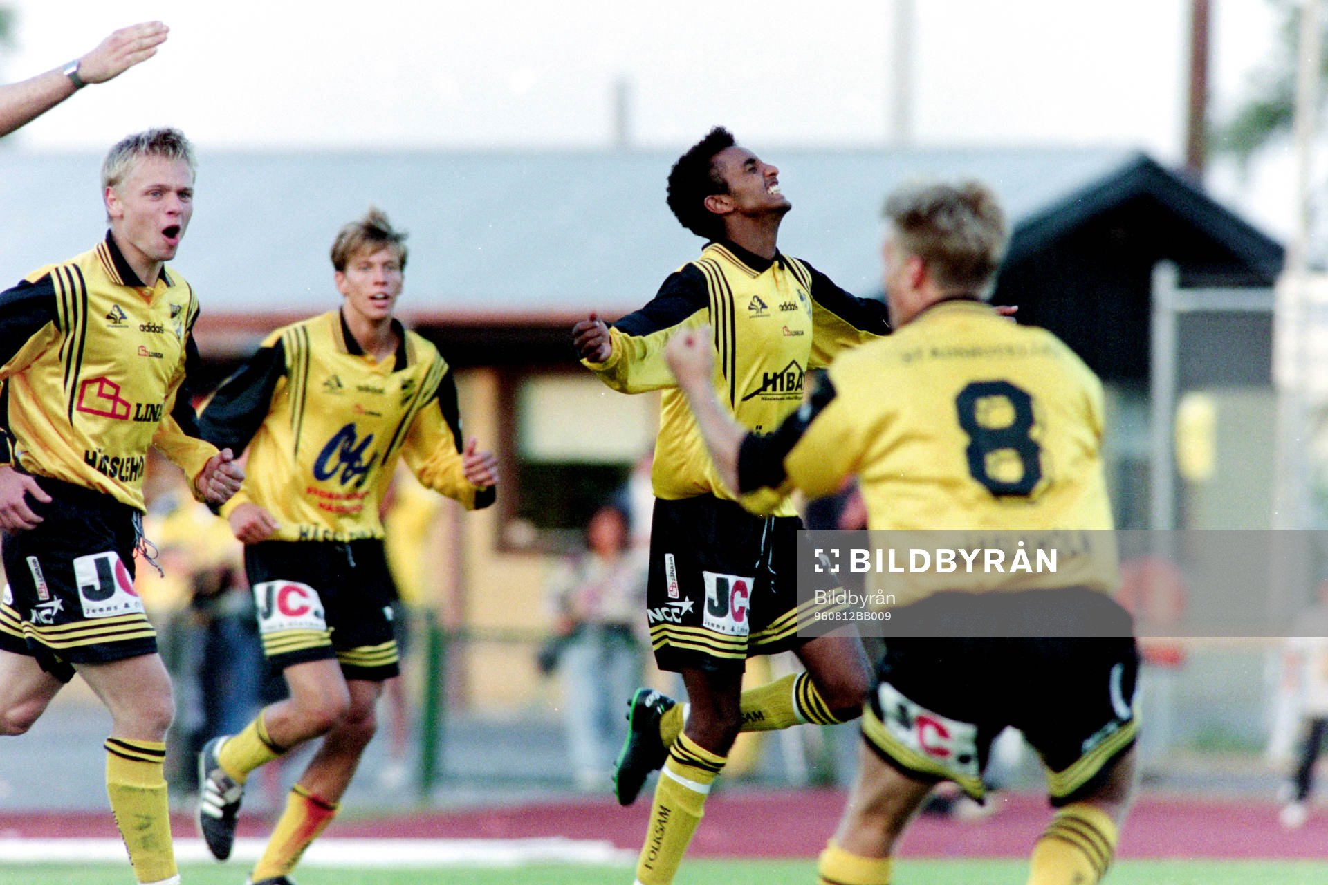 Fotboll, Div 1 södra, IFK Hässleholm - Åtvidaberg, 1-1: Awet Estefanos, Hässleholm jublar efter 1-0.