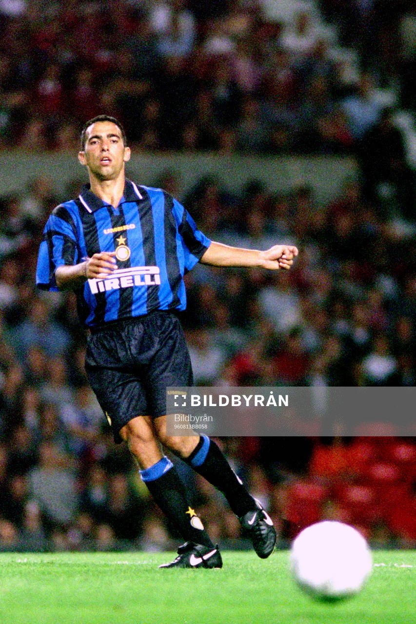 Fotboll, Träningsmatch, Manchester United - Inter, 0-1: Youri Djorkaeff, Inter.
