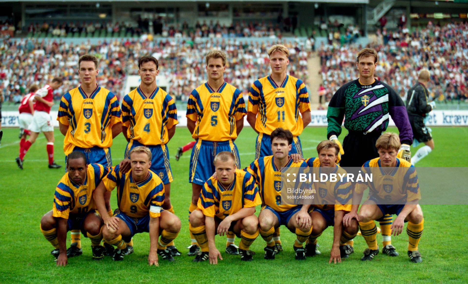 Bakre raden fr. v Patrik Andersson, Joachim Björklund, Gary Sundgren, Kennet Andersson och Bengt Andersson, målvakt. Främre raden fr. v Martin Dahlin, Jonas Thern, Pär Zetterberg, Anders Limpar, Roland Nilsson och Stefan Schwarz.