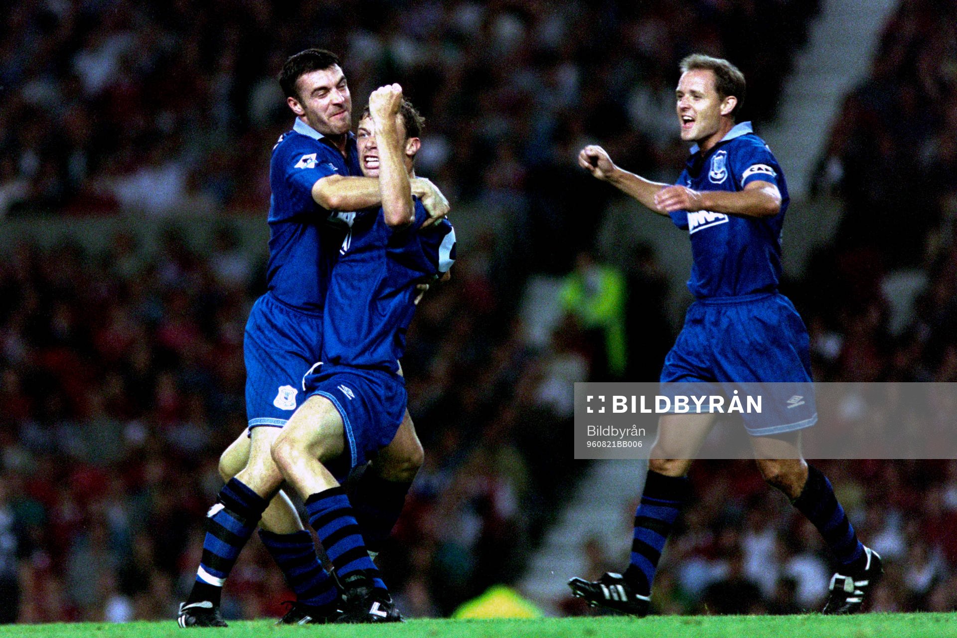 Fotboll, Premiership, Manchester United - Everton, 2-2: Jubel i Everton efter mål.