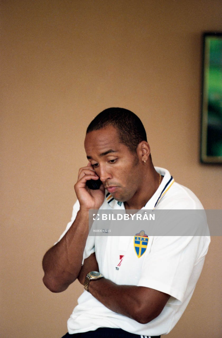 Martin Dahlin, Sverige pratar i mobiltelefonen