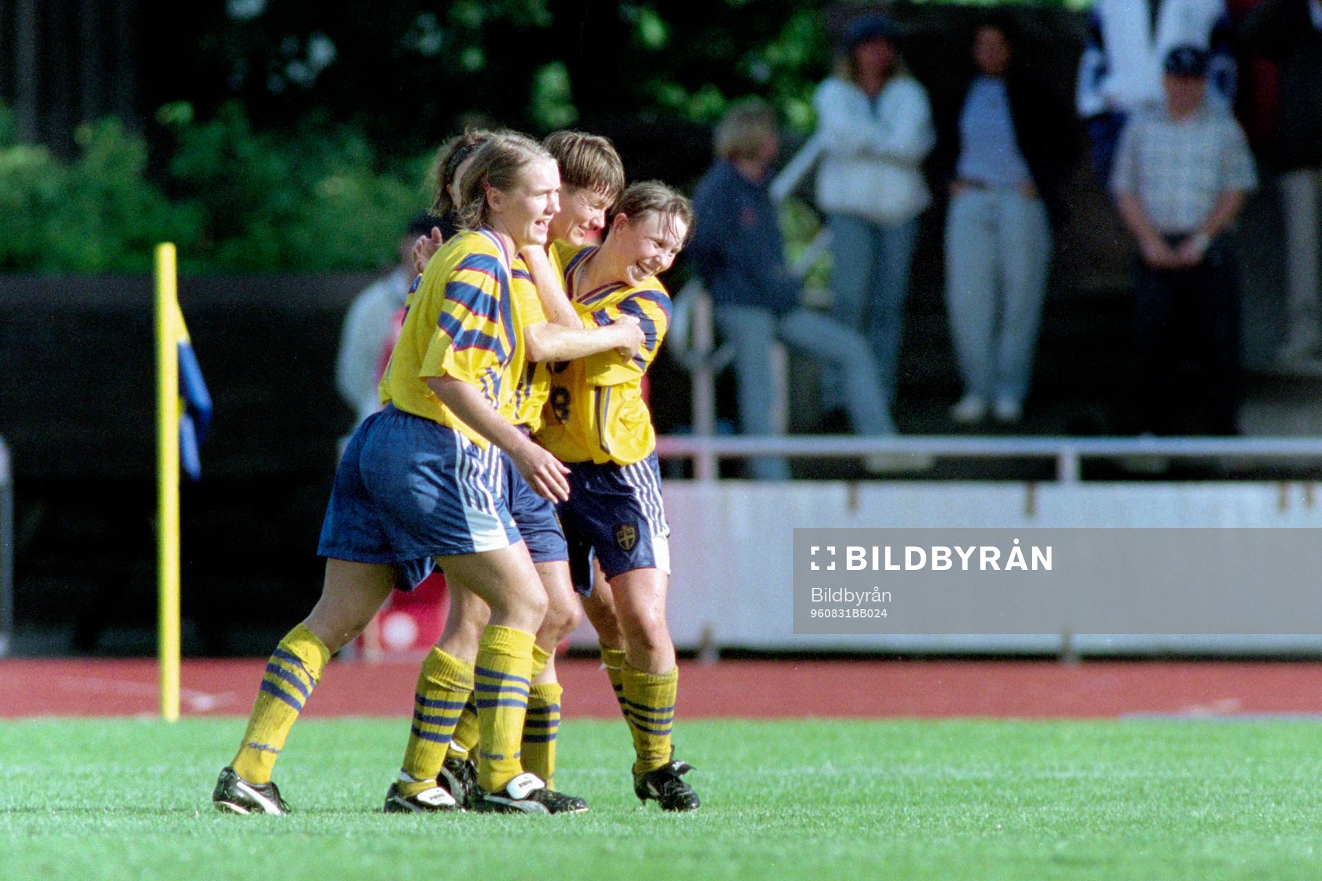 Lena Videkull och Hanna Ljungberg, Sverige jublar