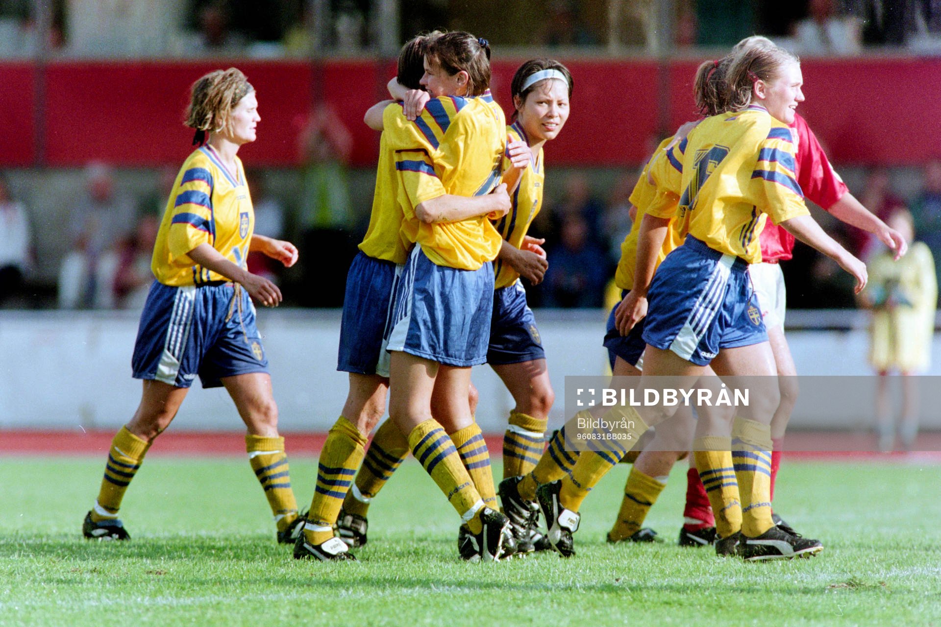 Fotboll, Damer, EM-Kval, Sverige - Danmark, 2-0: Jubel i Sverige.