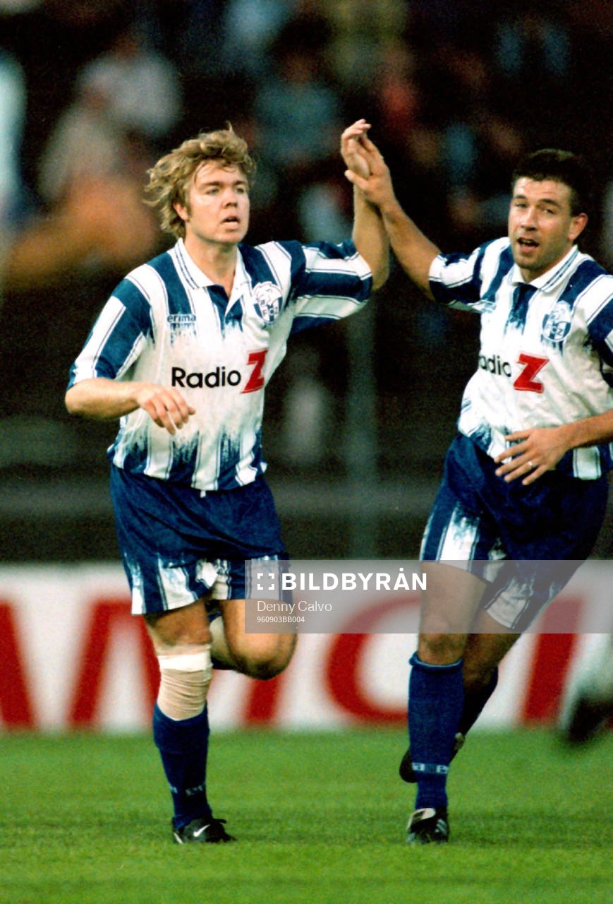  Tomas Brolin gjorde comeback i FC Zürich och jublar här efter sin målgivande passning till 1Ñ0