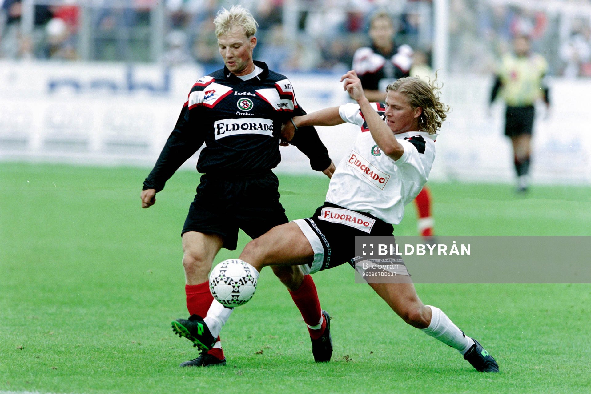 Malmö FF spelade i Örebros bortatröjor. Jörgen Ohlsson,