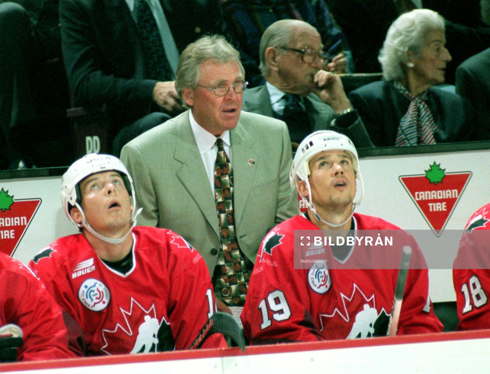 Glen Sather, tränare (Head Coach) för Kanada