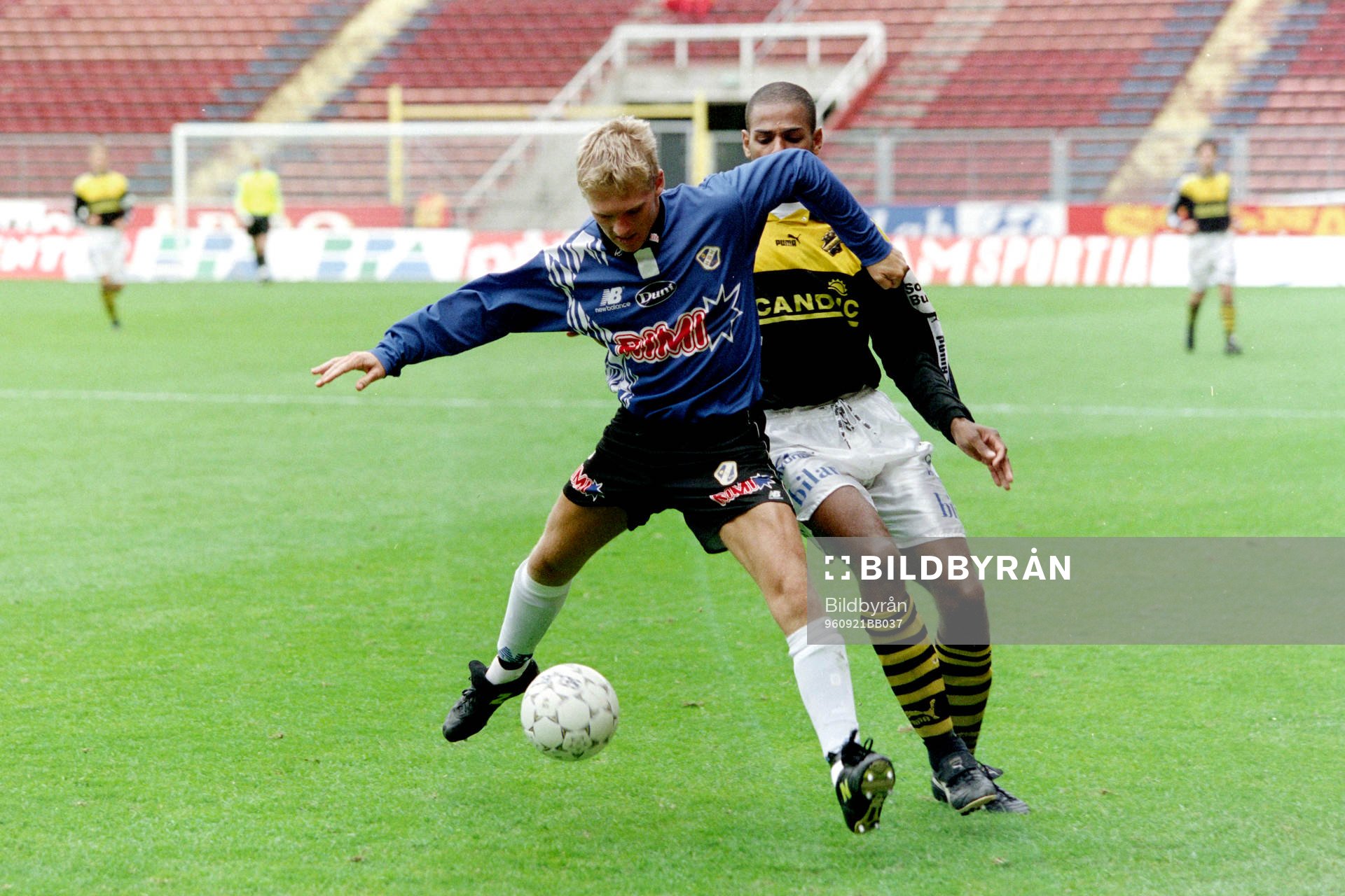 Peter lennartsson, Halmstad med Pascal Simpson, AIK i ryggen