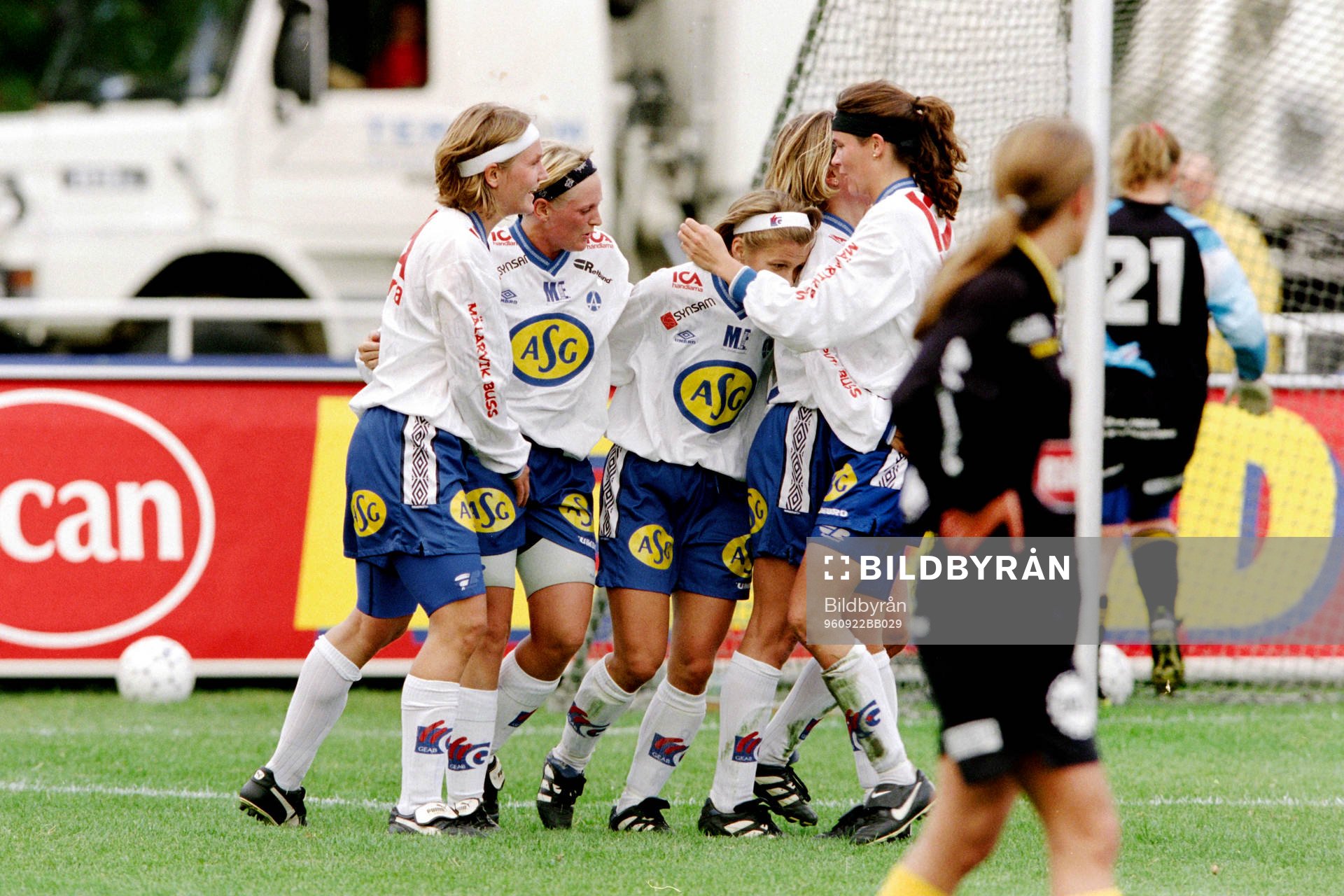 Fotboll, damer, Final, Folksam Cup, Älvsjö - Bälinge, 2-1: Malin Bergquist, Älvsjö jublar efter mål.