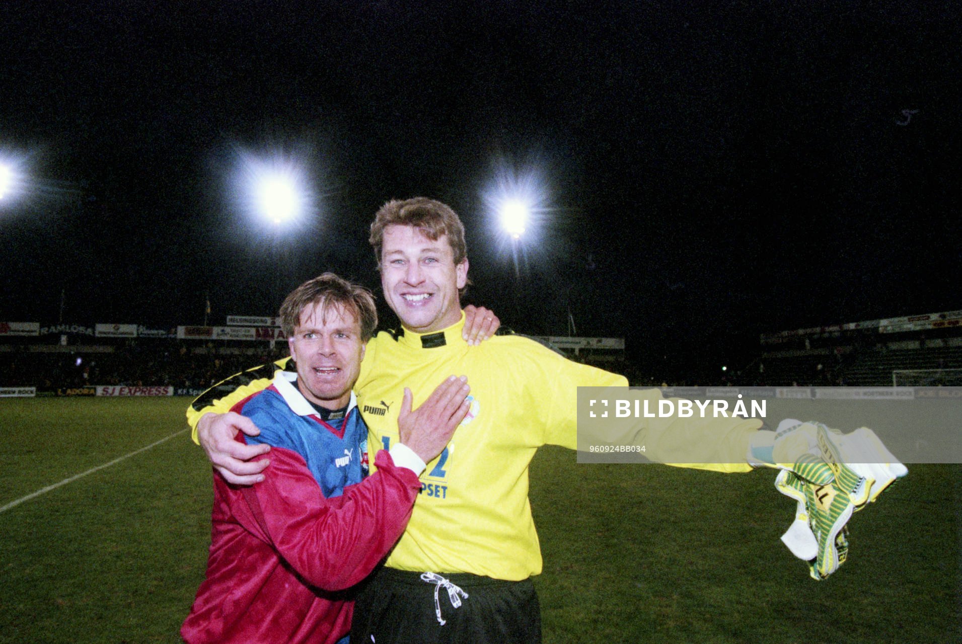 Helsingborgs Roland Nilsson och målvakten Sven Andersson