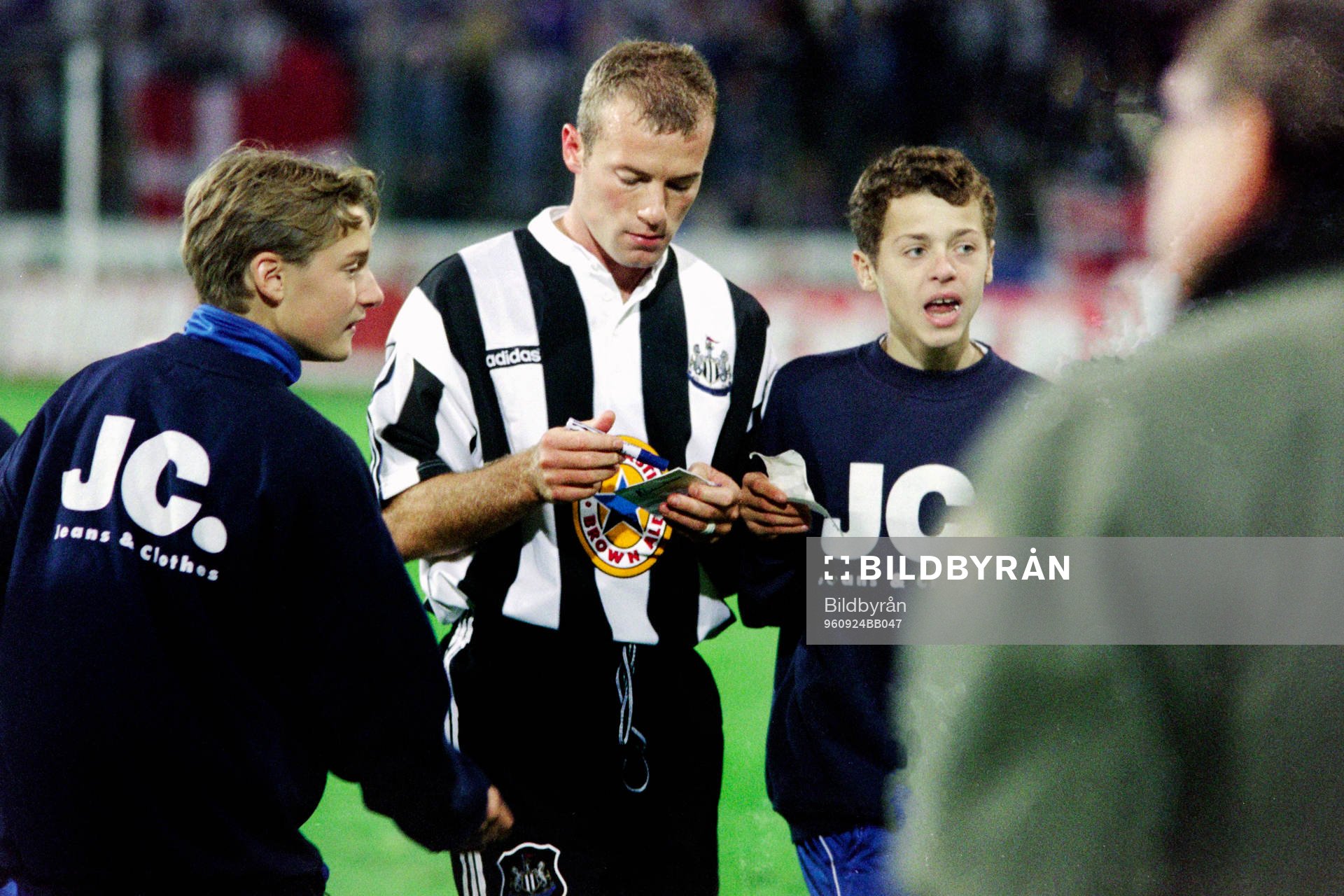 Alan Shearer, Newcastle skriver autografer