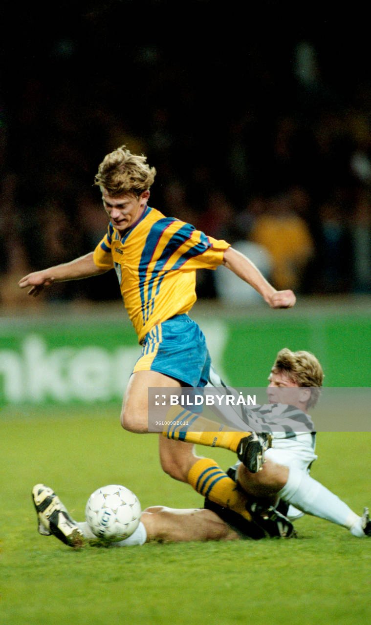 Jesper Blomqvist glidtacklas