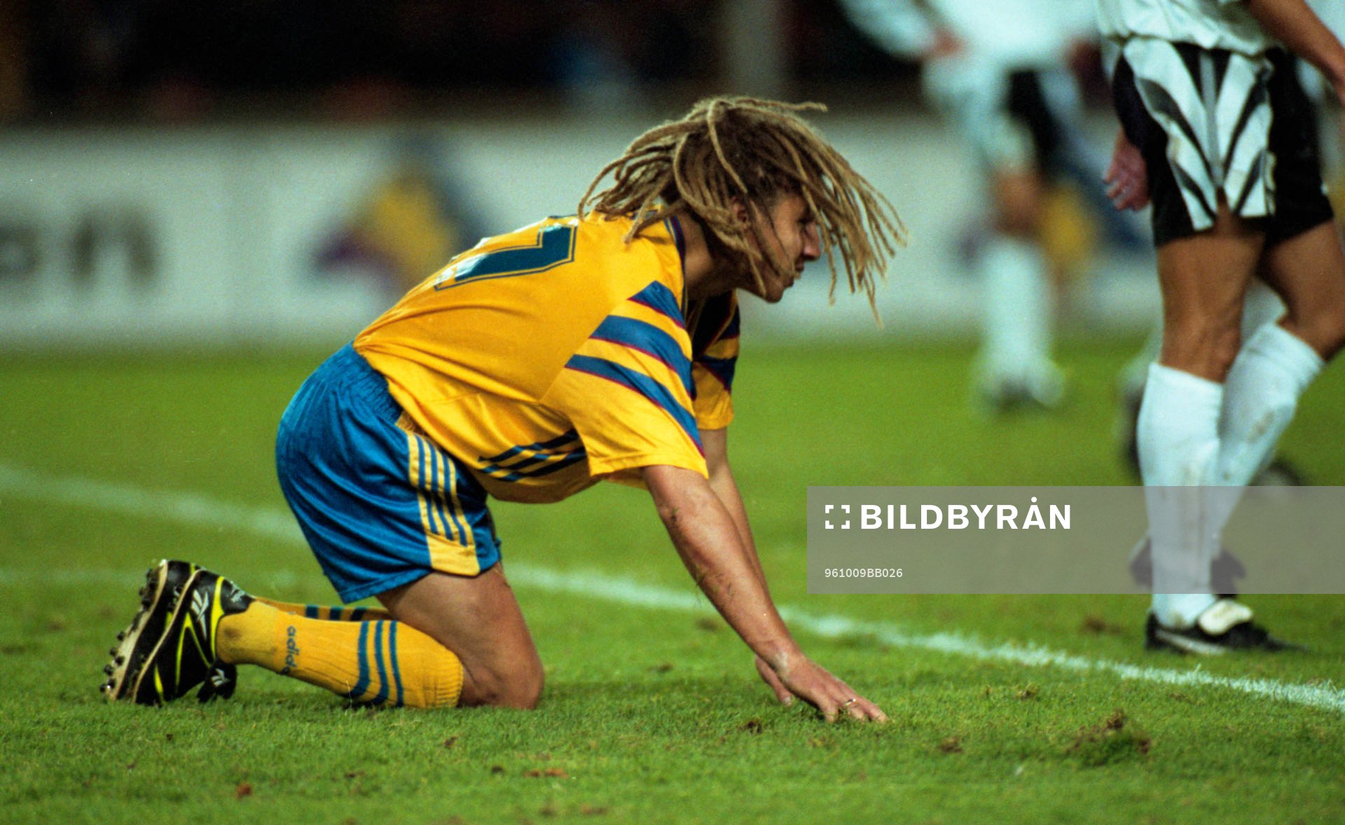 Henrik Larsson på knä