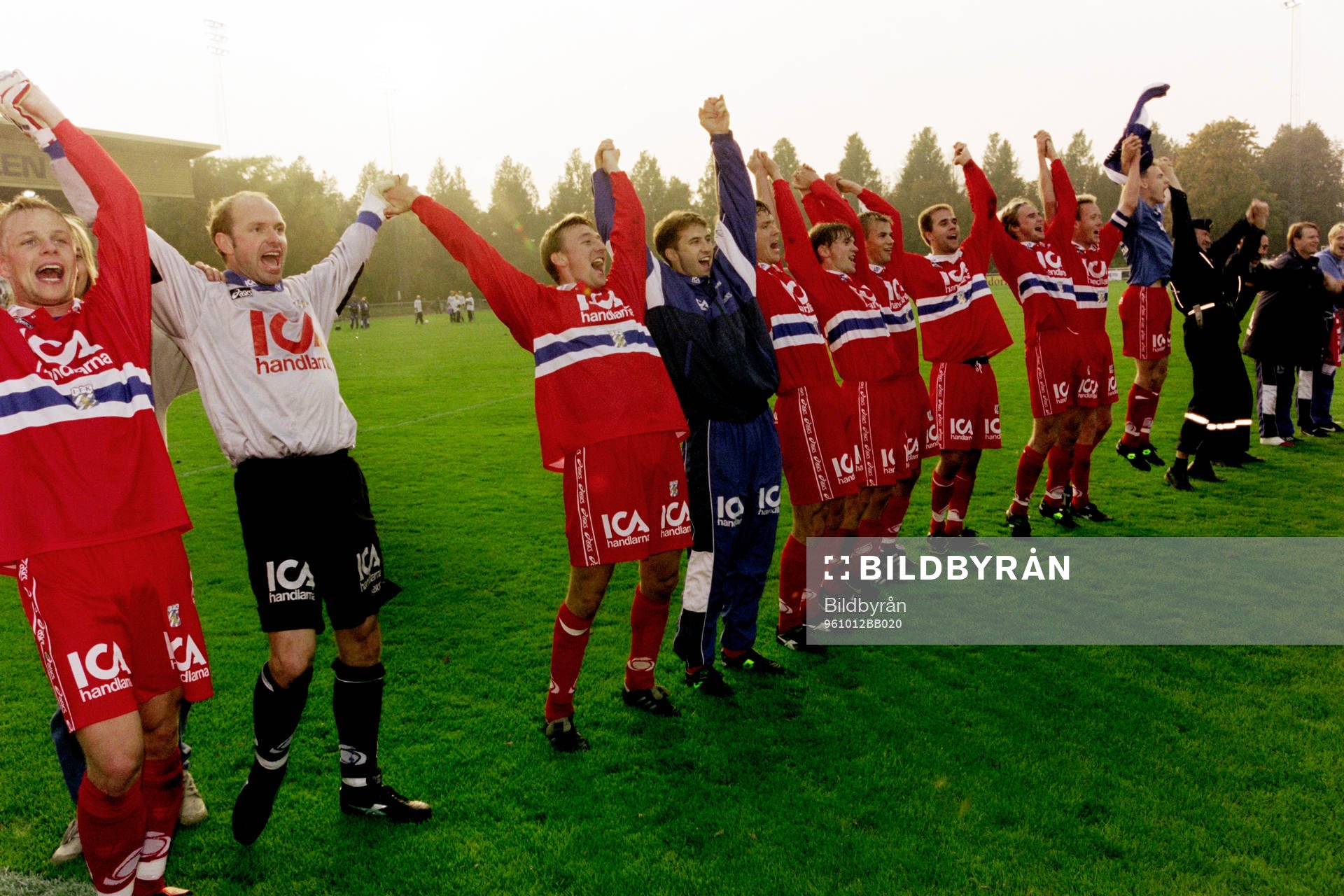 Thomas Ravelli, målvakt, Göteborg jublar