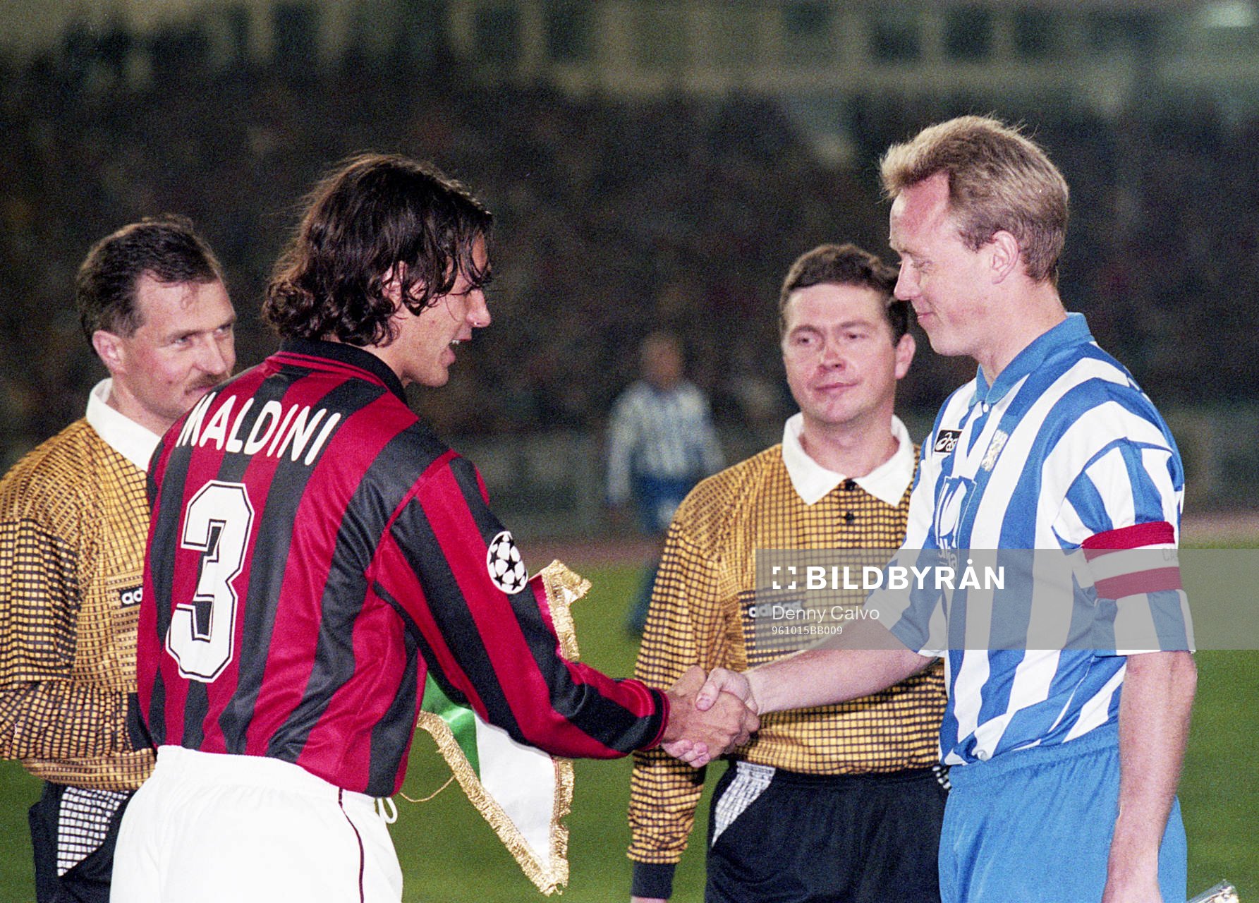 Lagkaptenerna Paolo Maldini, Milan och Stefan Lindqvist,