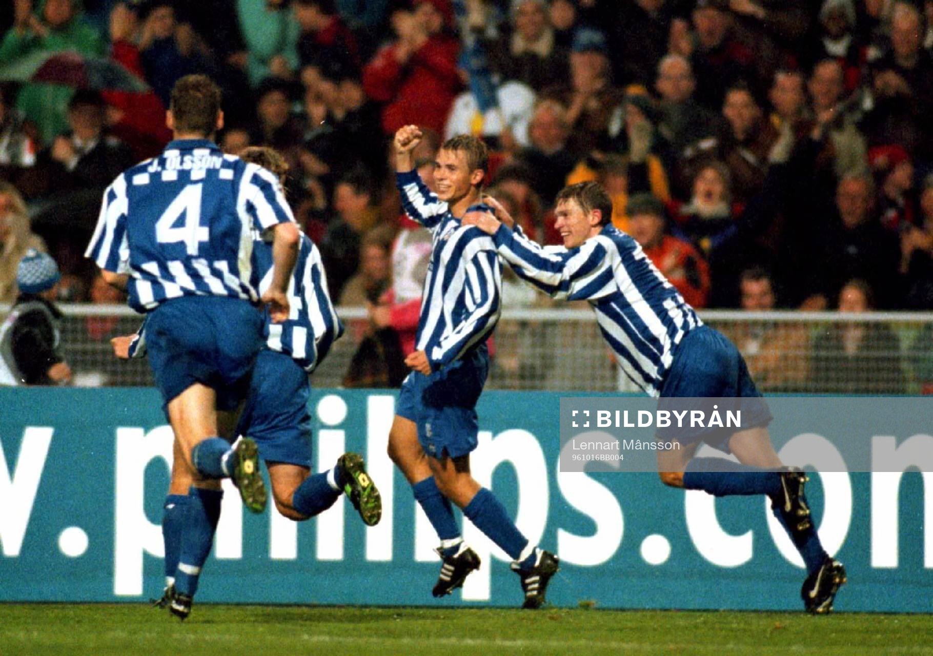 Niclas Alexandersson jublar med Jesper Blomqvist