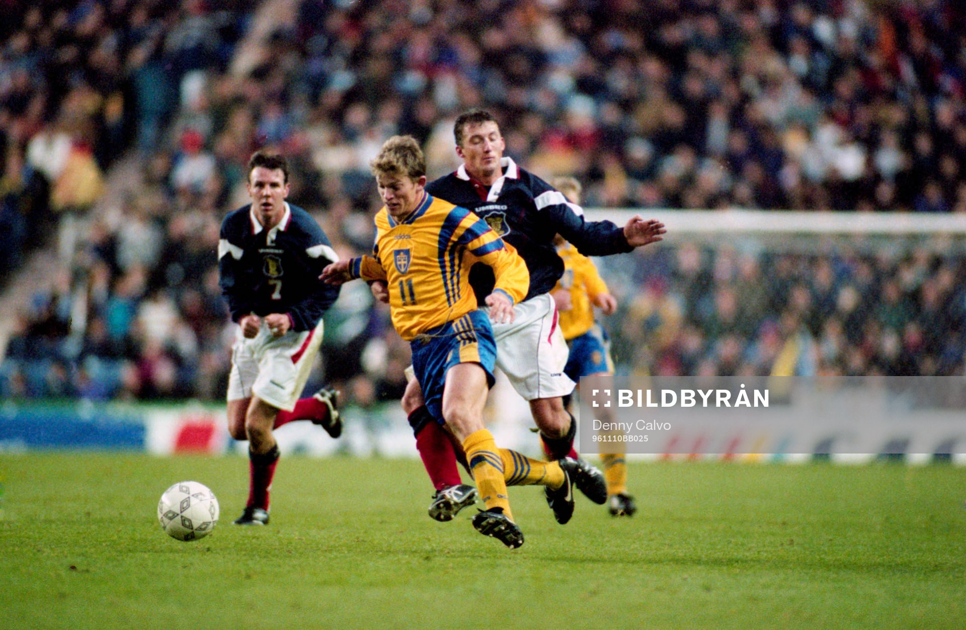 Jesper Blomqvist hakas bakifrån