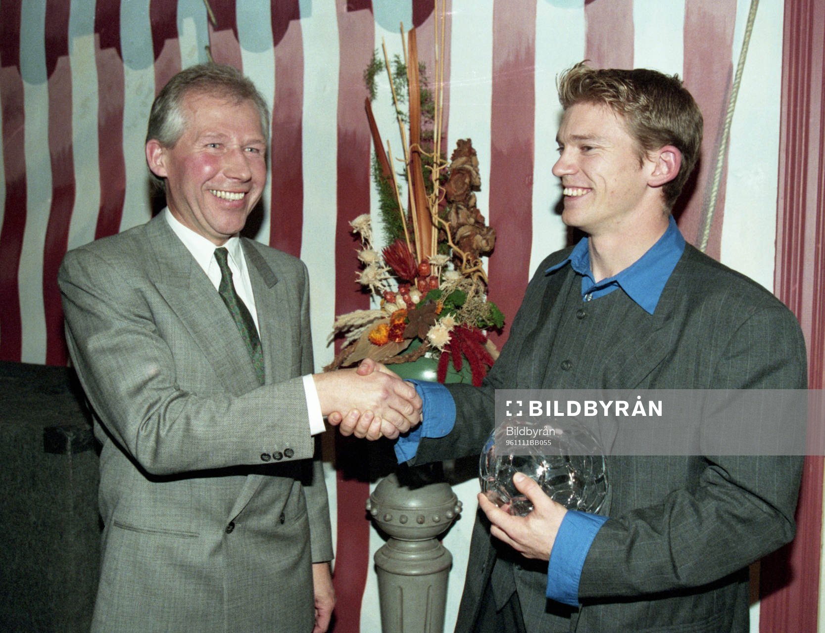  Conny Torstensson och årets mittfältare Jesper Blomqvist.